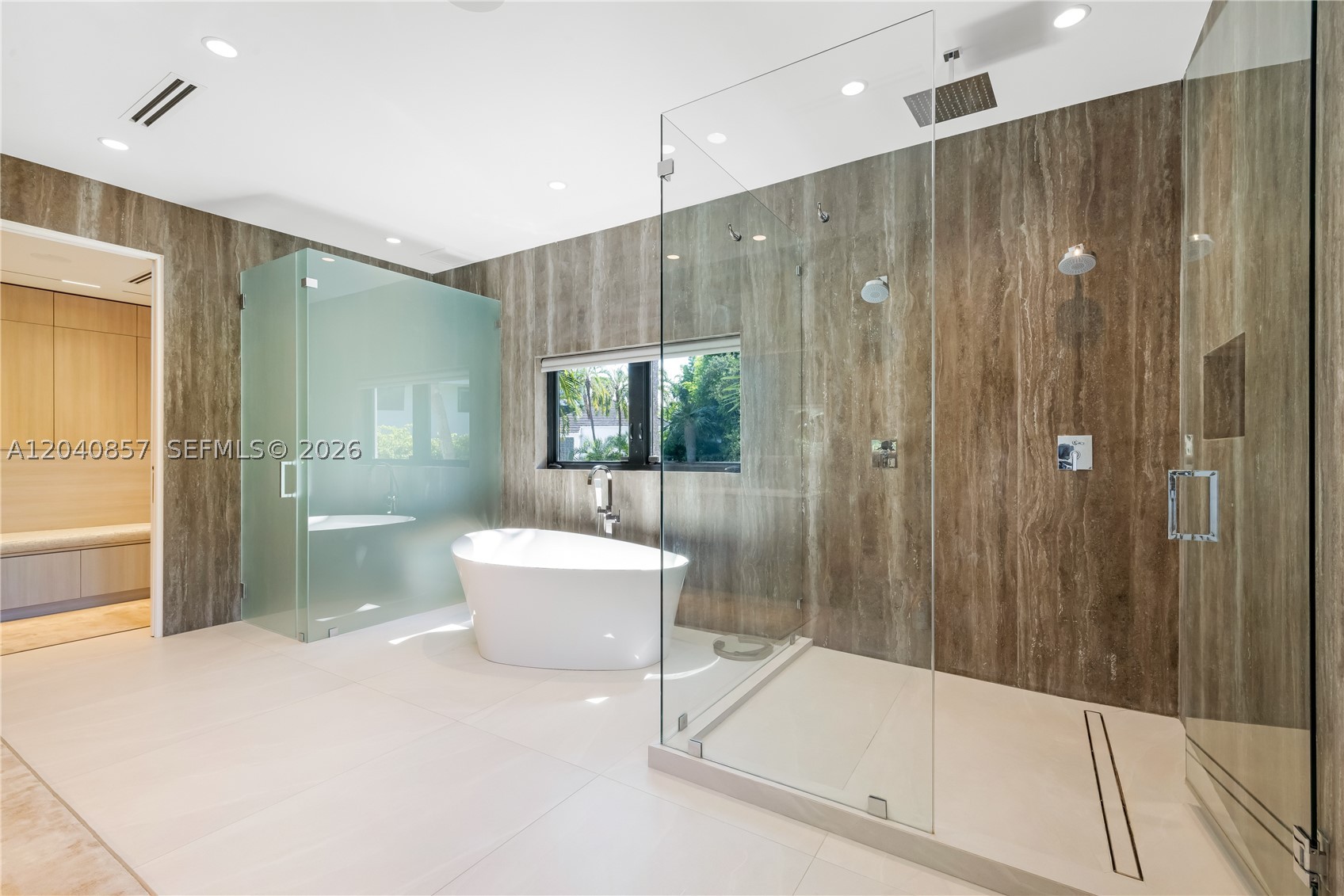 7180 E Lago Dr Coral Gables, FL 33143