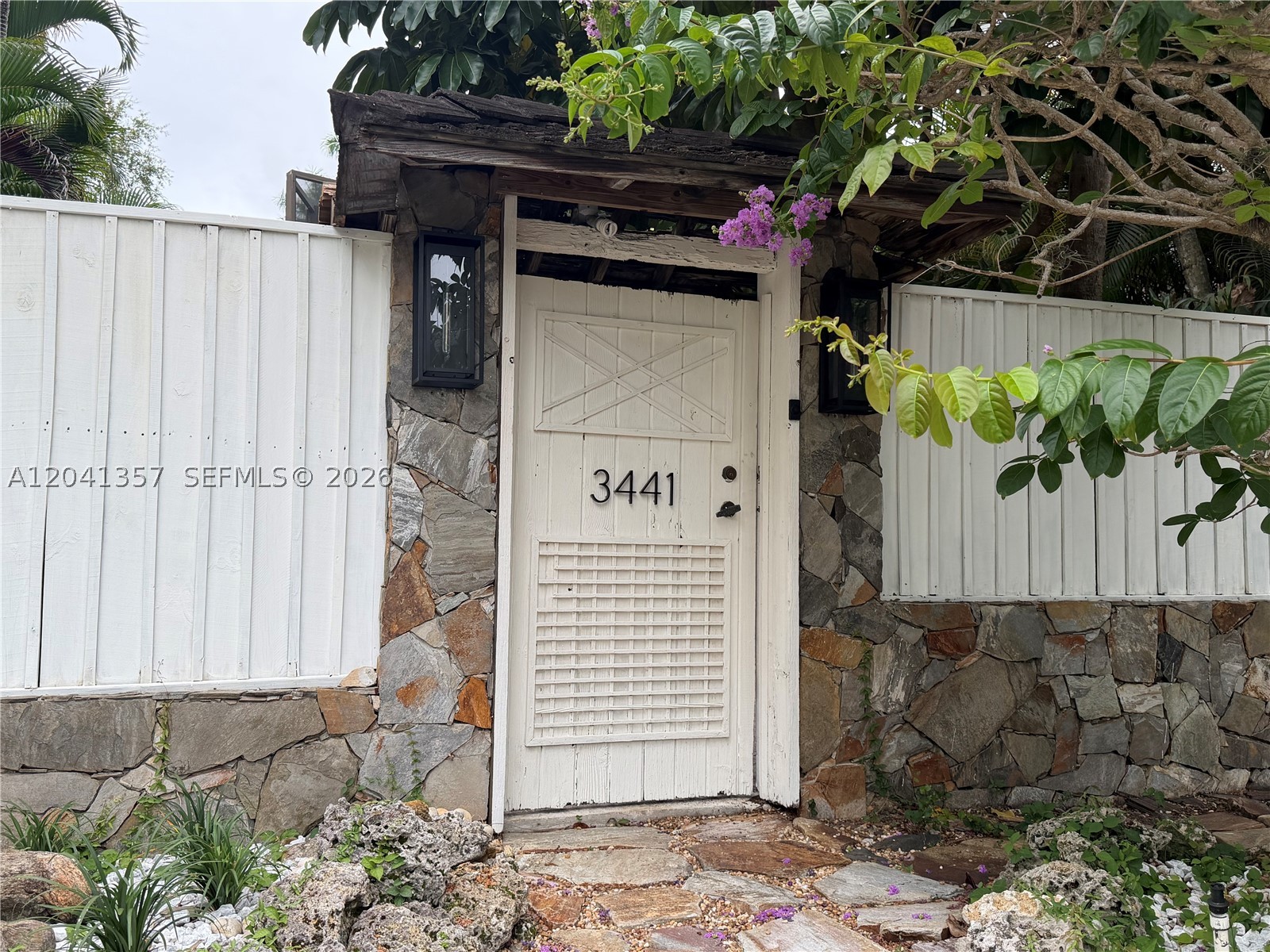3441 Poinciana Ave