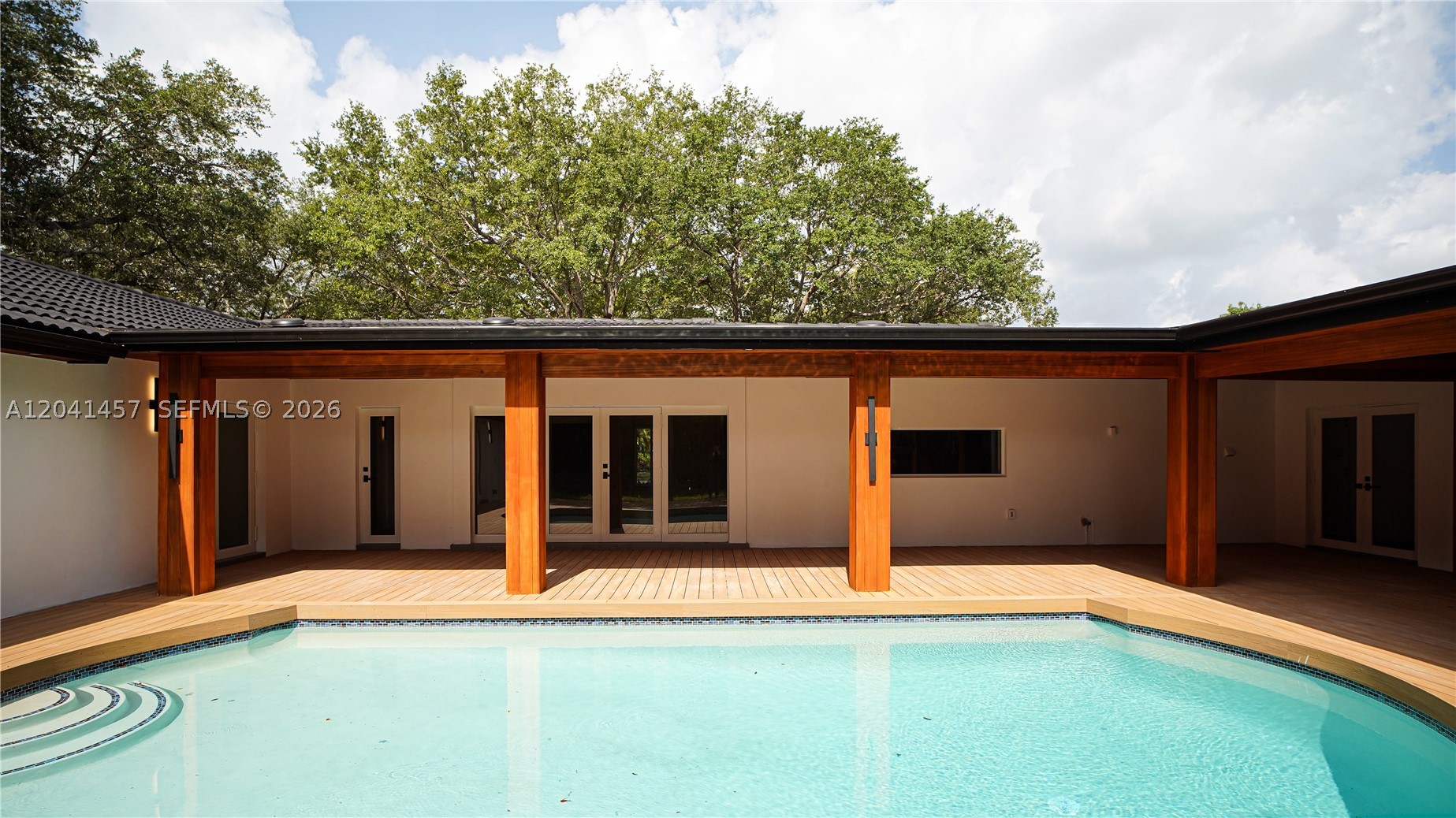 15321 SW 82nd Ave Palmetto Bay, FL 33157