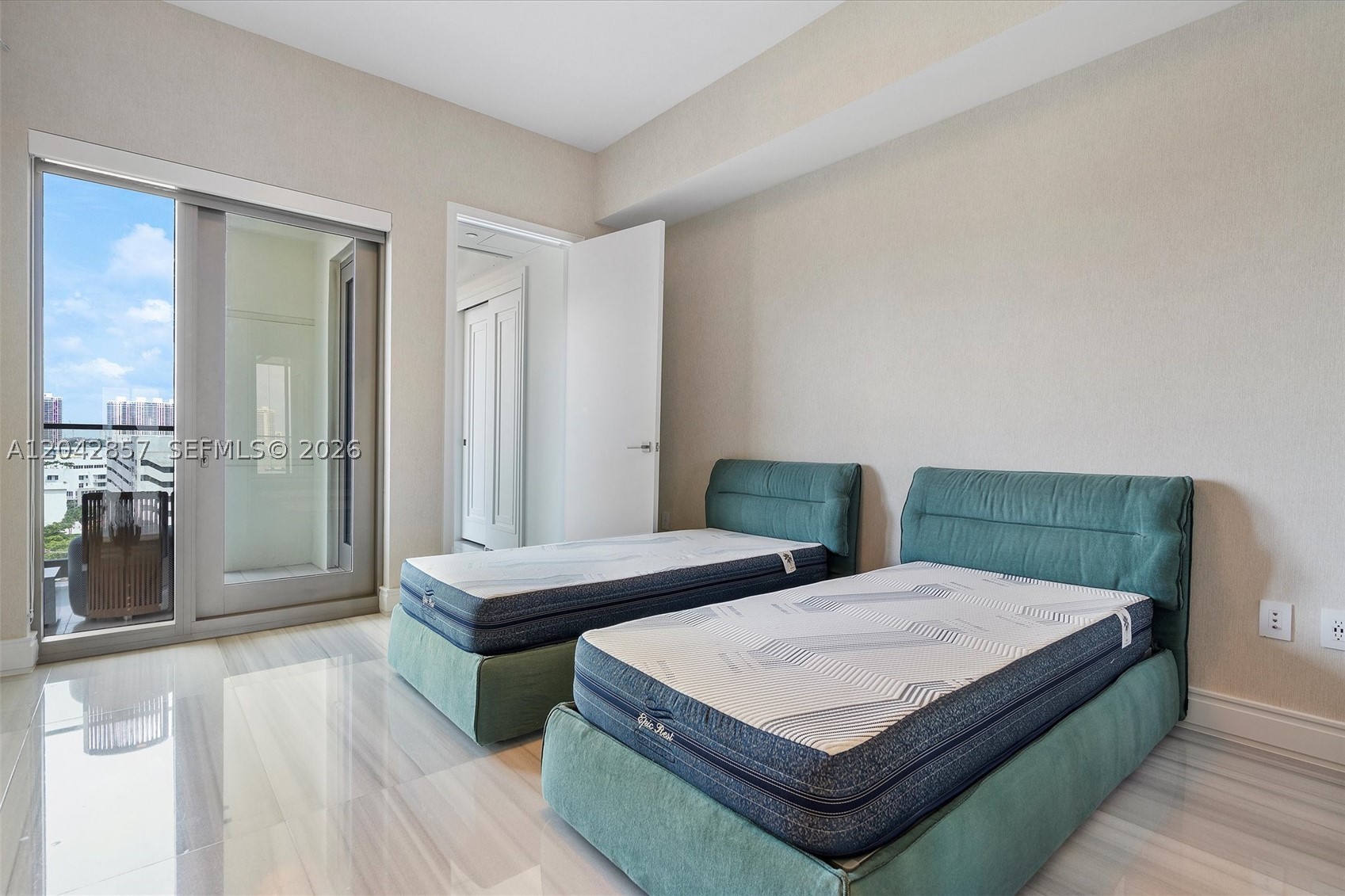 17901 Collins Ave #902 Sunny Isles Beach, FL 33160