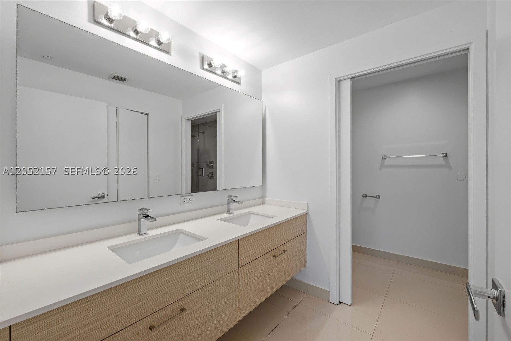 image Bay House38