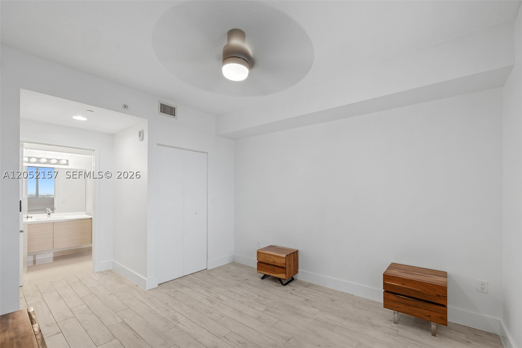 image Bay House43