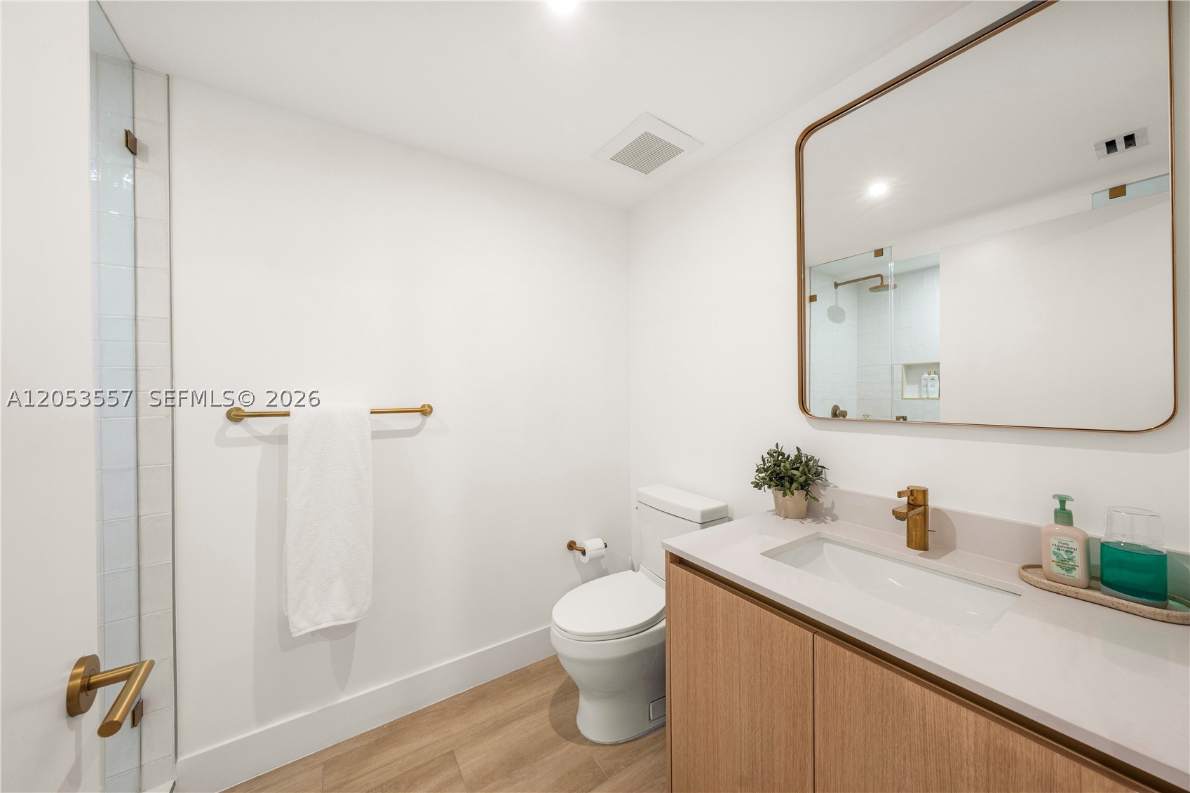 90 NE 32th St #715 Miami, FL 33127