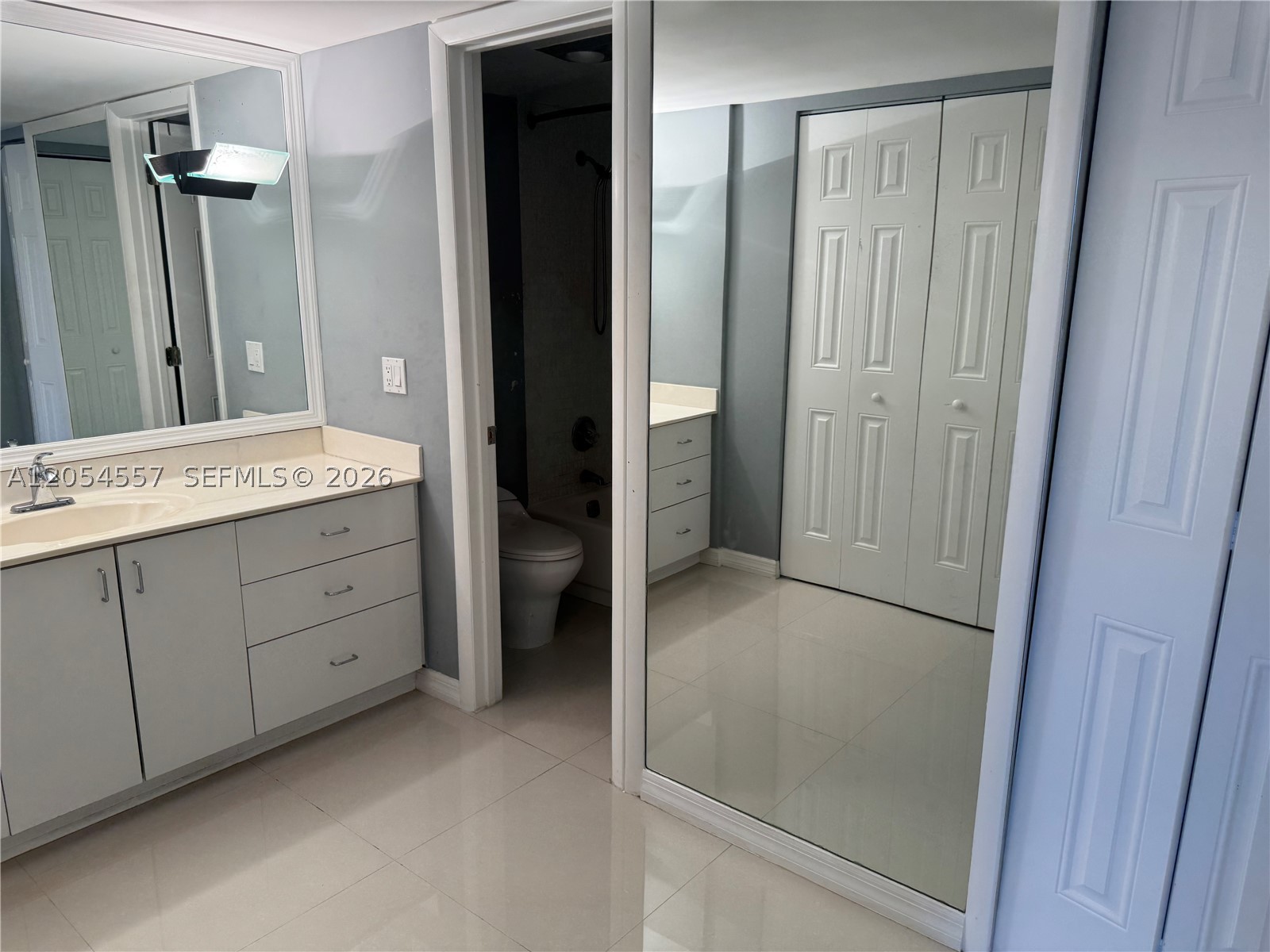 20335 W Country Clb Dr #1206 Aventura, FL 33180