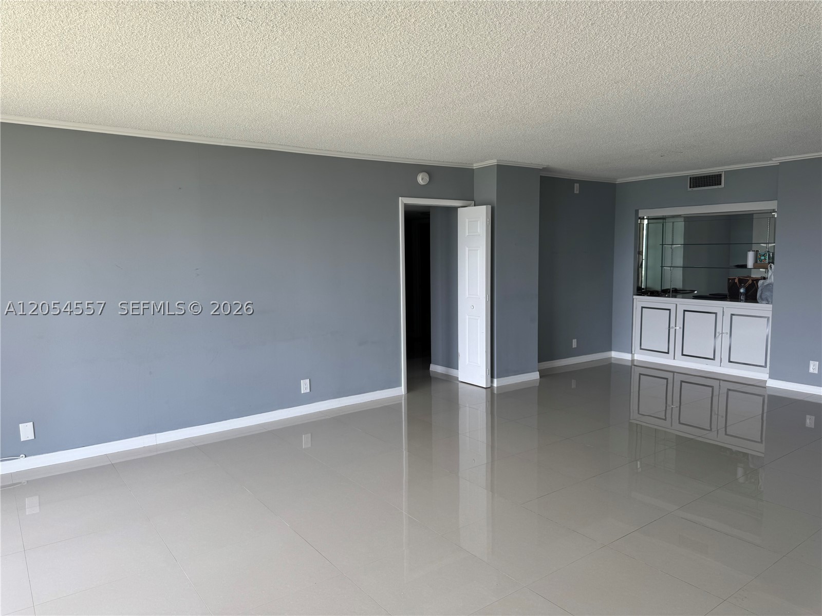 20335 W Country Clb Dr #1206 Aventura, FL 33180