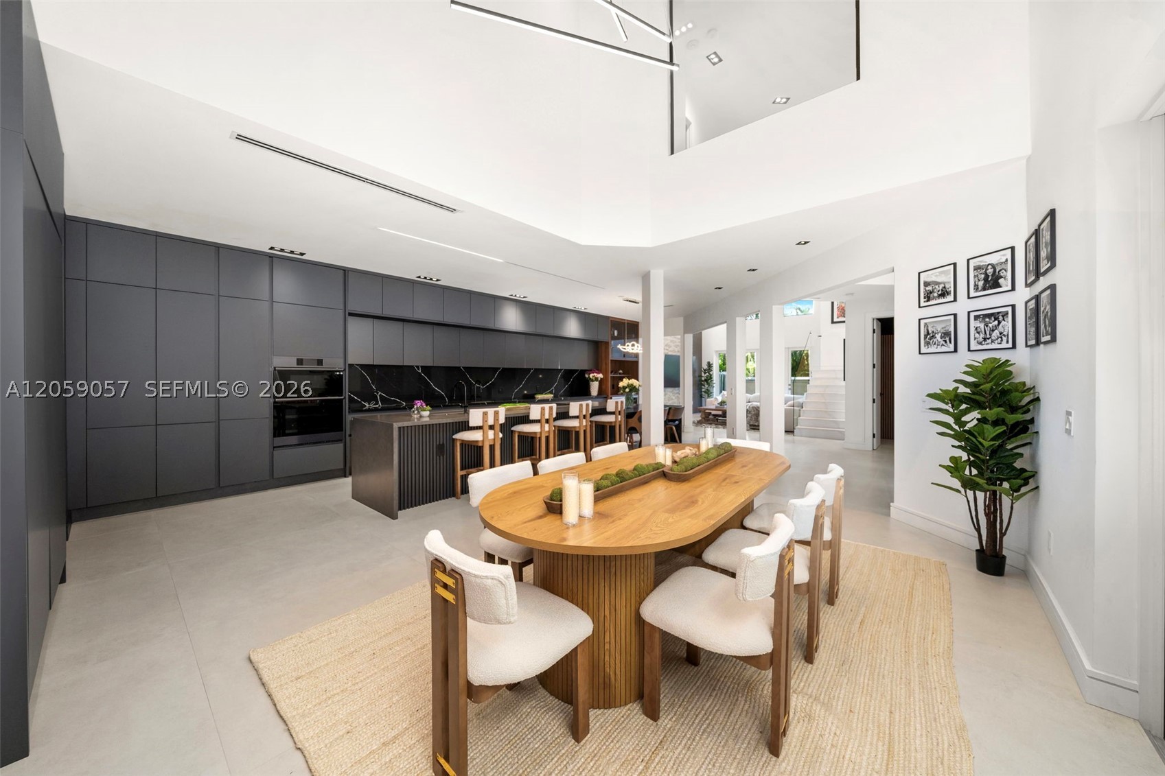 4027 194th Trl Sunny Isles Beach, FL 33160