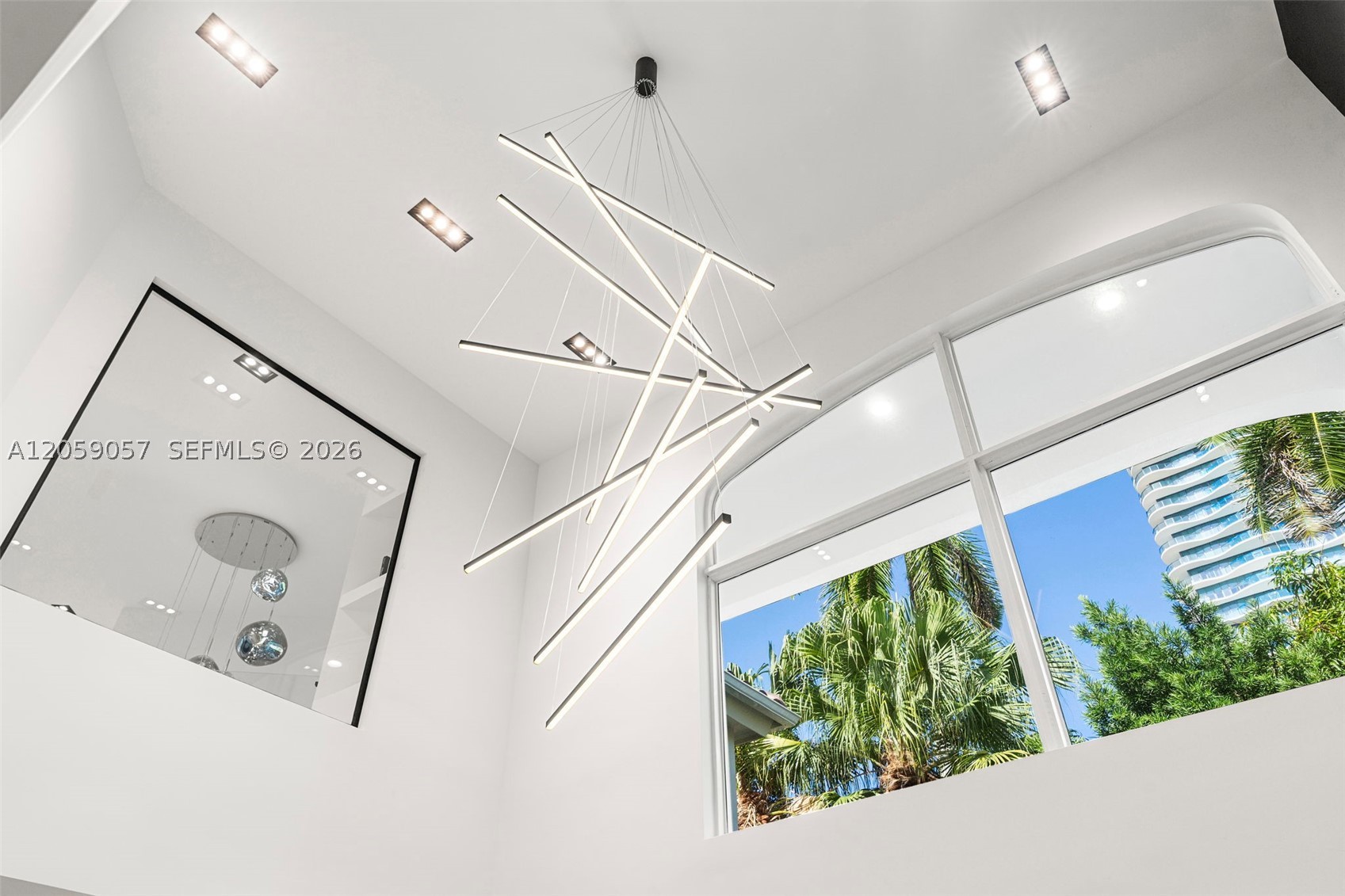 4027 194th Trl Sunny Isles Beach, FL 33160