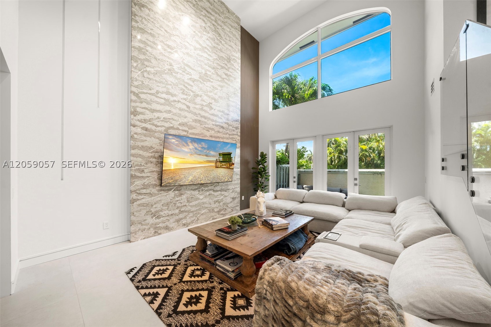 4027 194th Trl Sunny Isles Beach, FL 33160