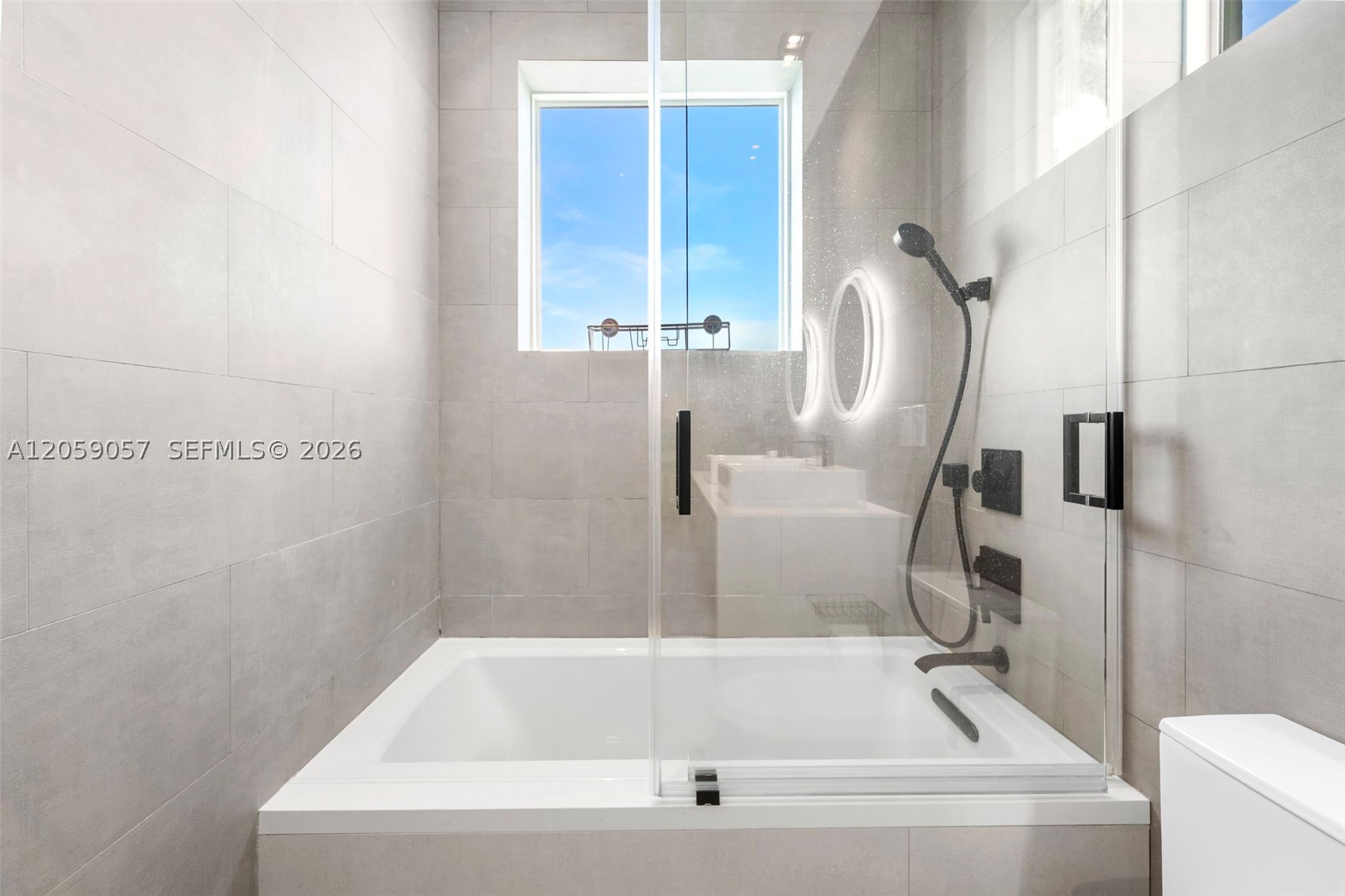 4027 194th Trl Sunny Isles Beach, FL 33160