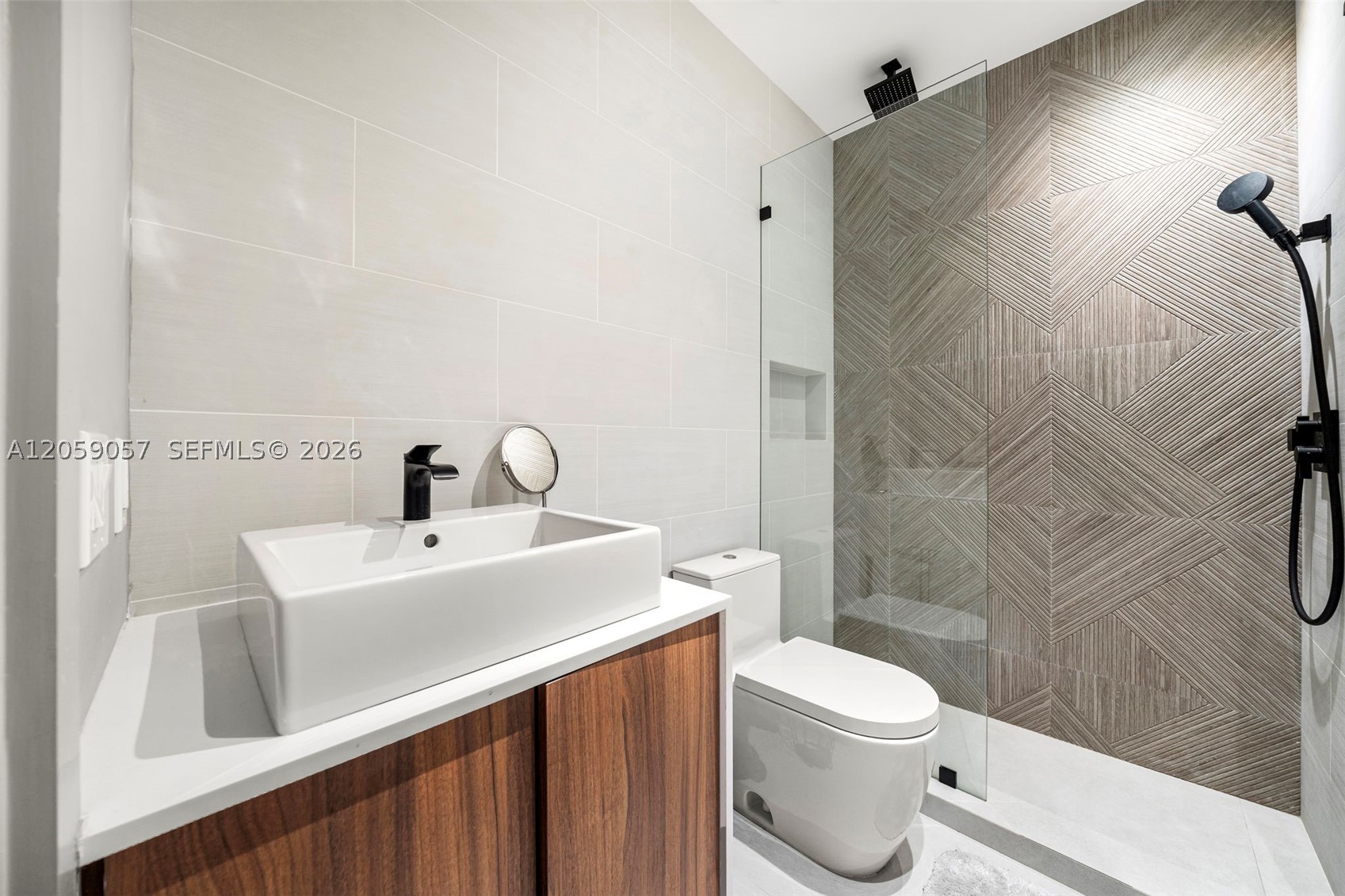4027 194th Trl Sunny Isles Beach, FL 33160