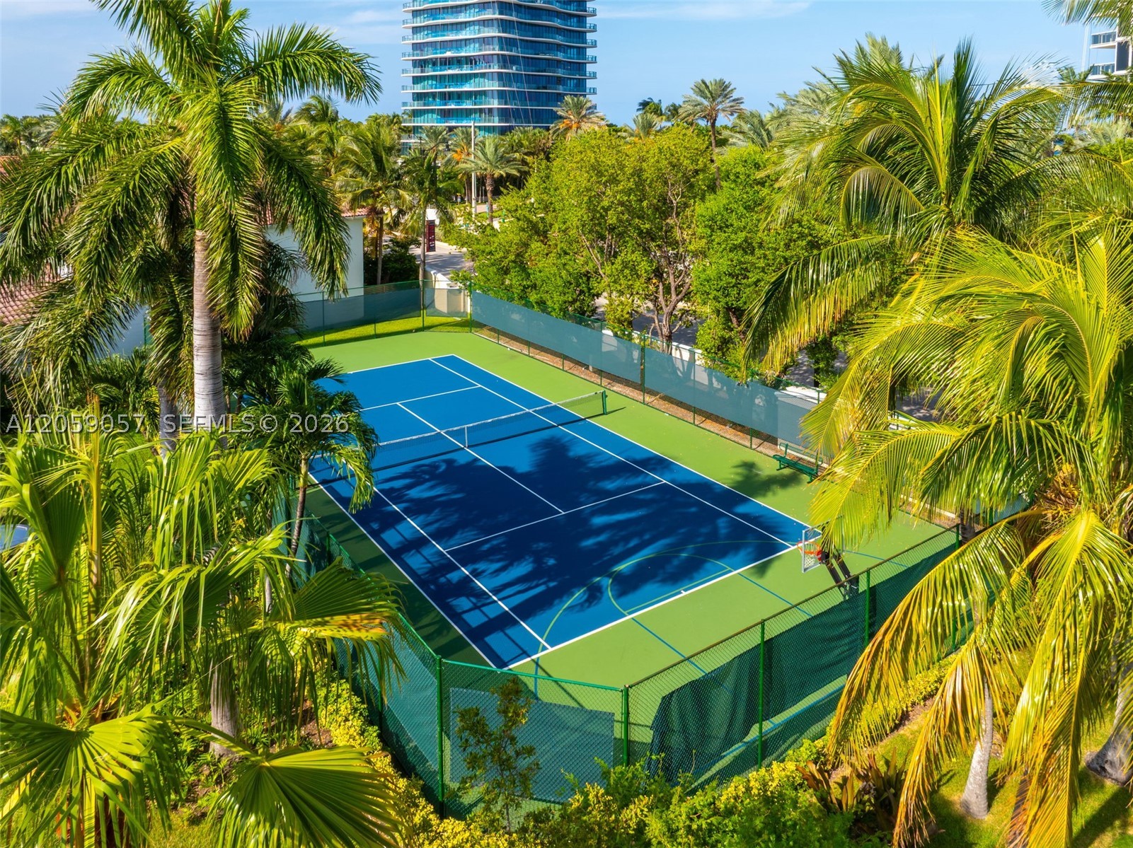 4027 194th Trl Sunny Isles Beach, FL 33160