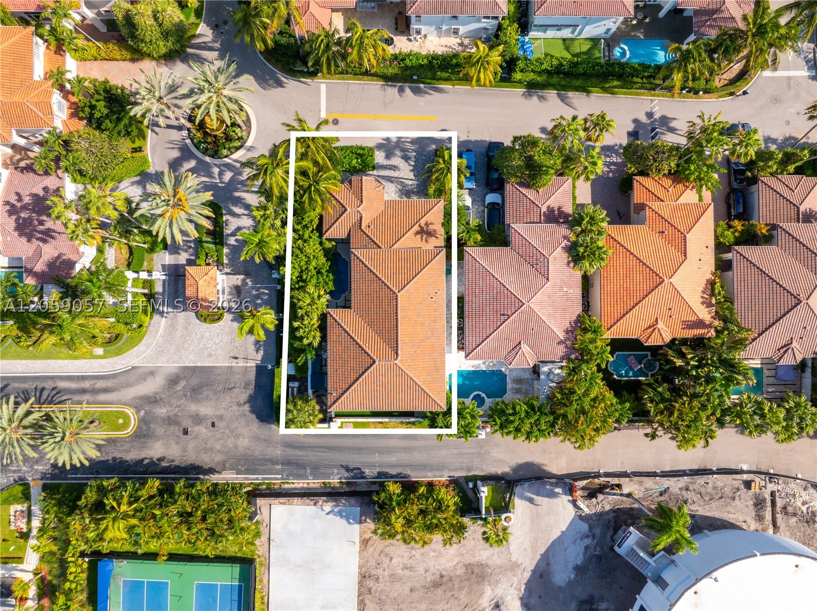 4027 194th Trl Sunny Isles Beach, FL 33160