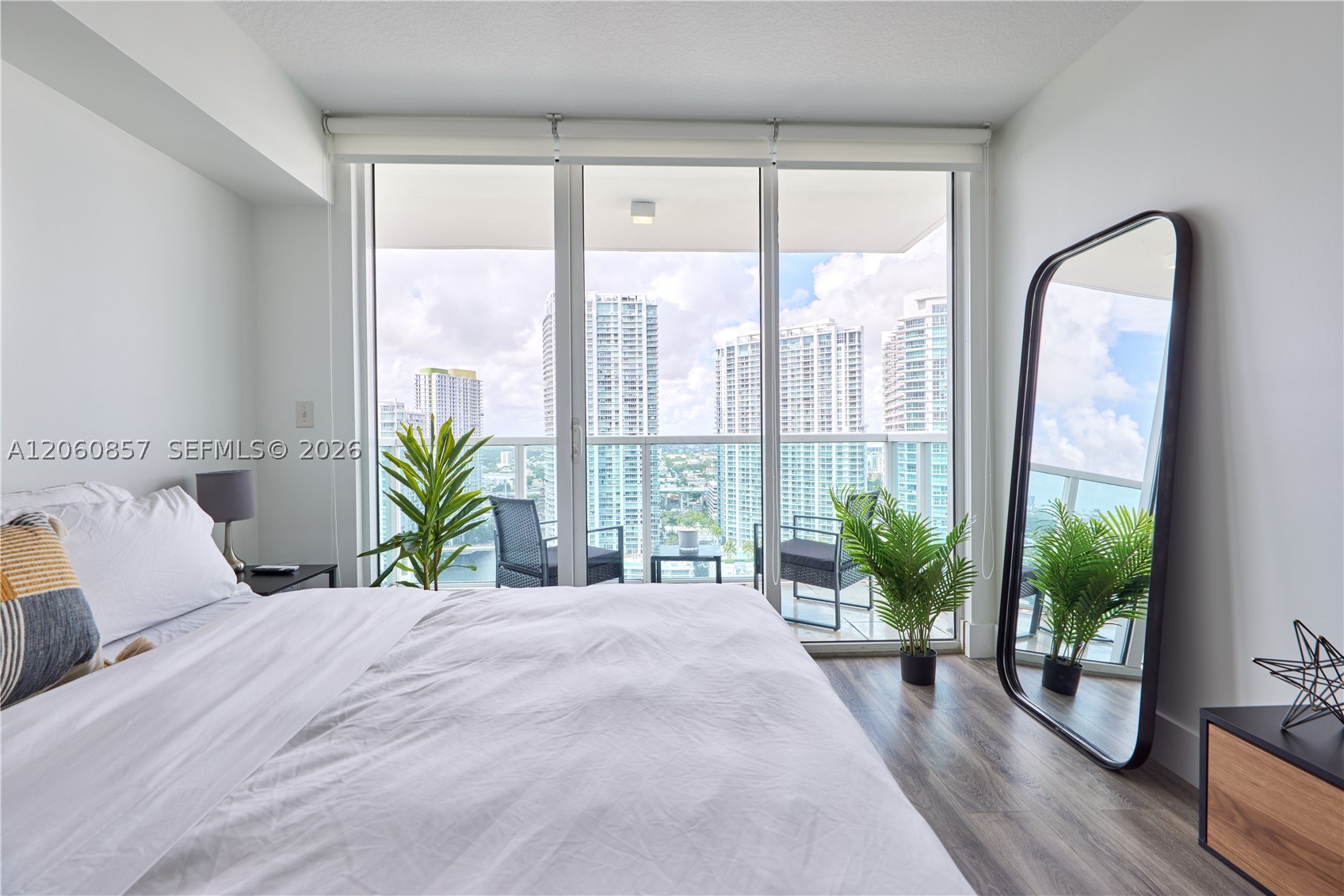 image Brickell on the River North13