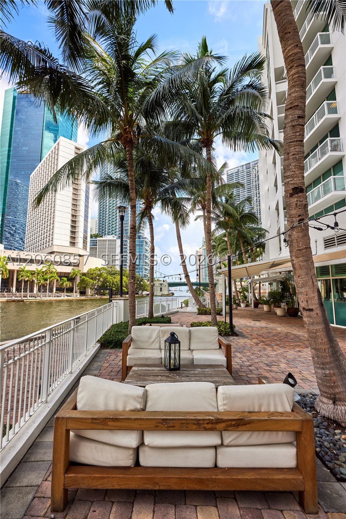 image Brickell on the River North31