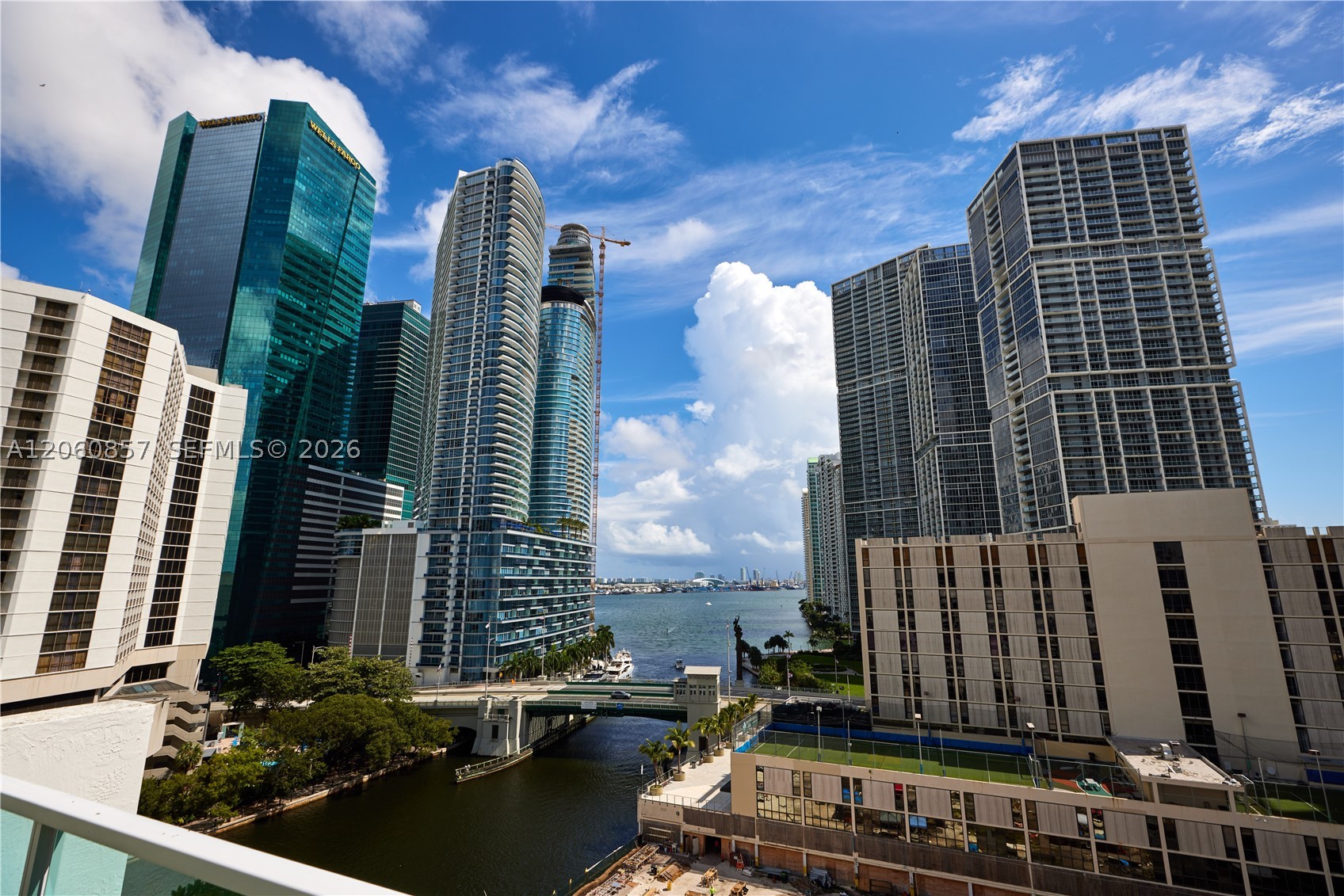 image Brickell on the River North35