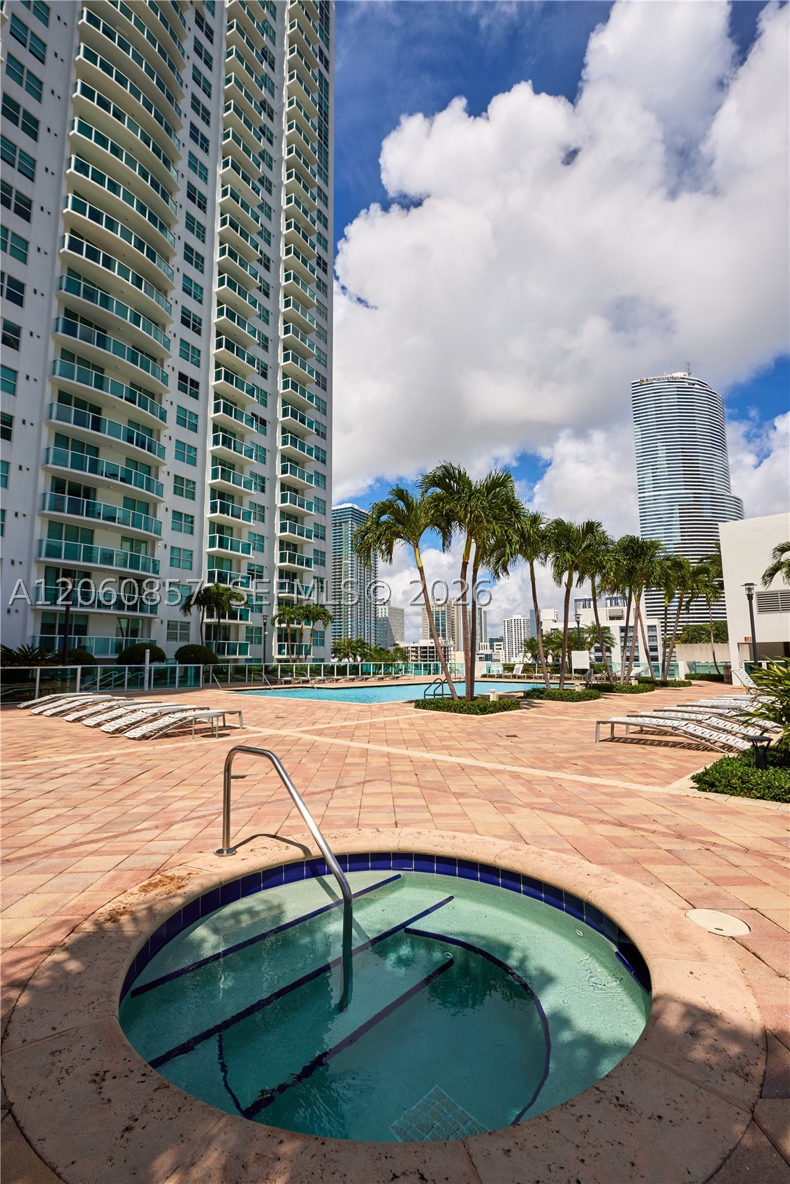 image Brickell on the River North37