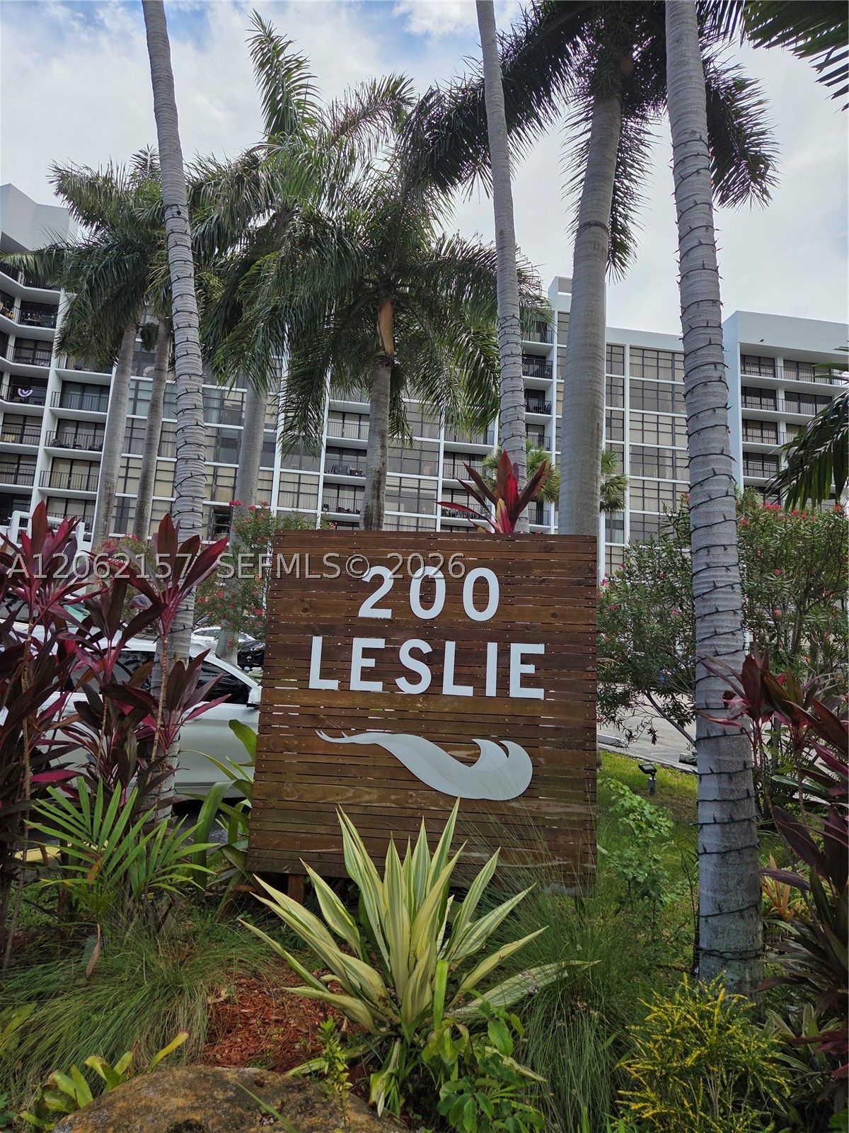 200 Leslie Dr #1029