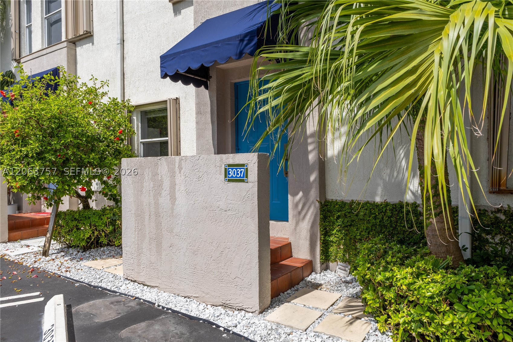 3037 Center St #2