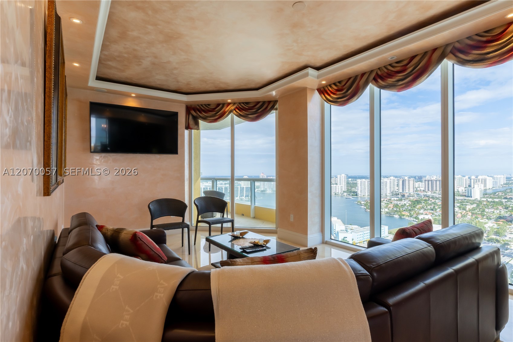 image Acqualina Residences13