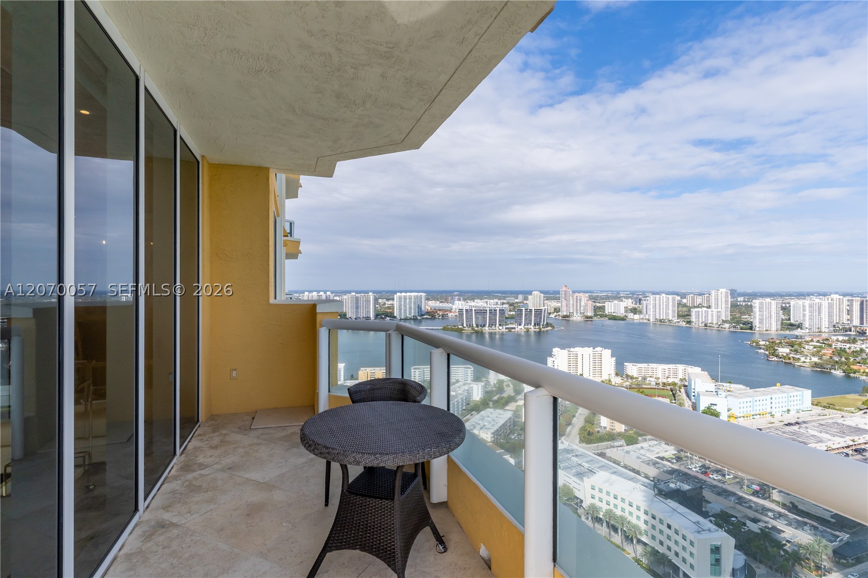 image Acqualina Residences14