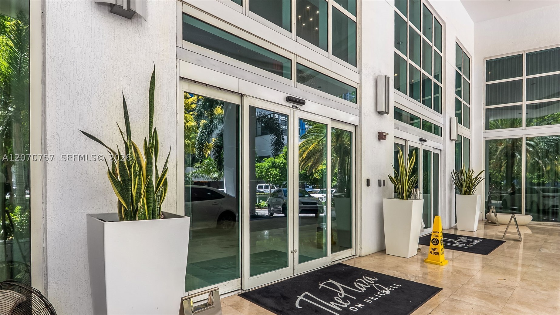 951 Brickell Ave #3801