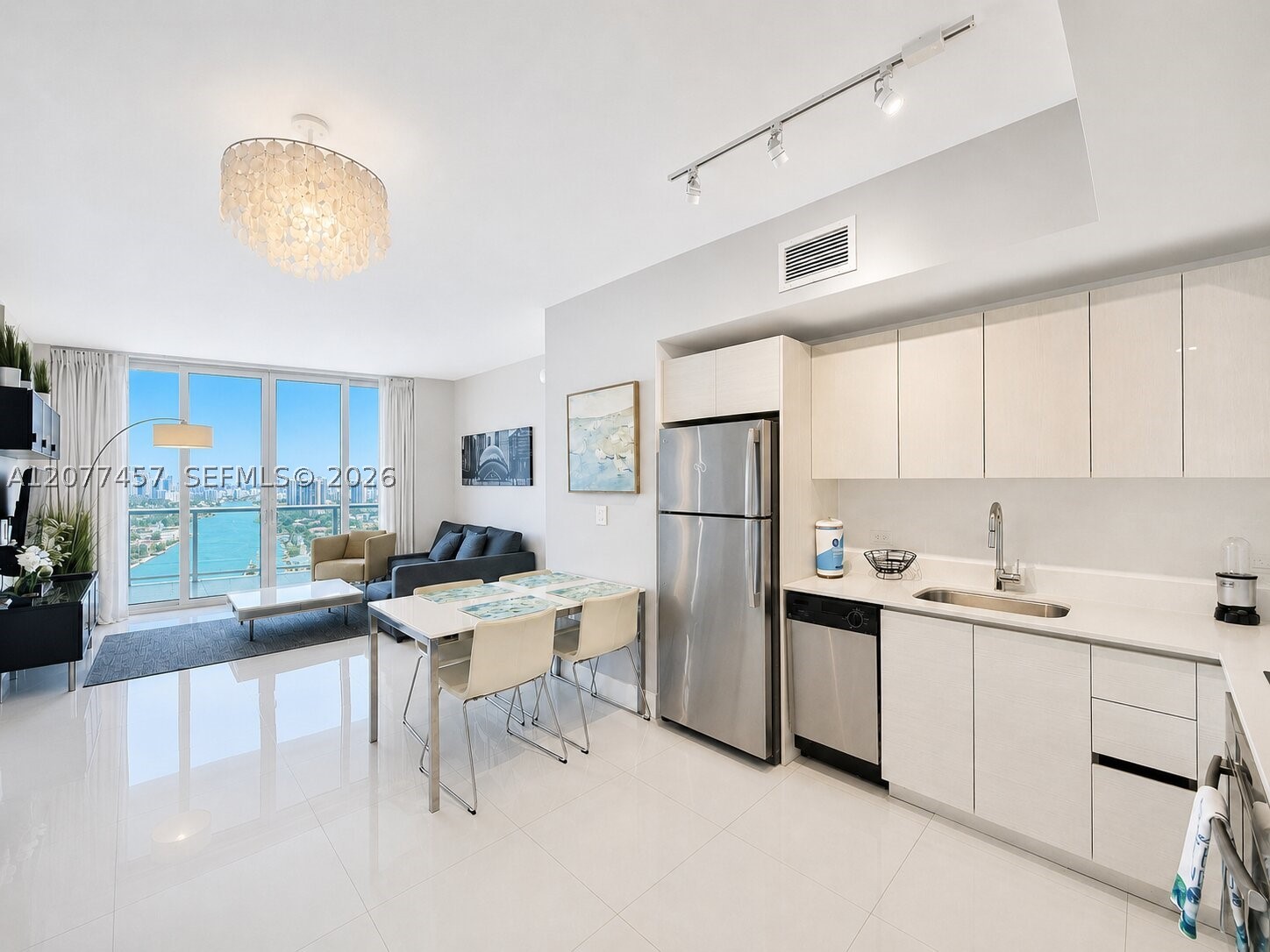 image Beachwalk Condominium2