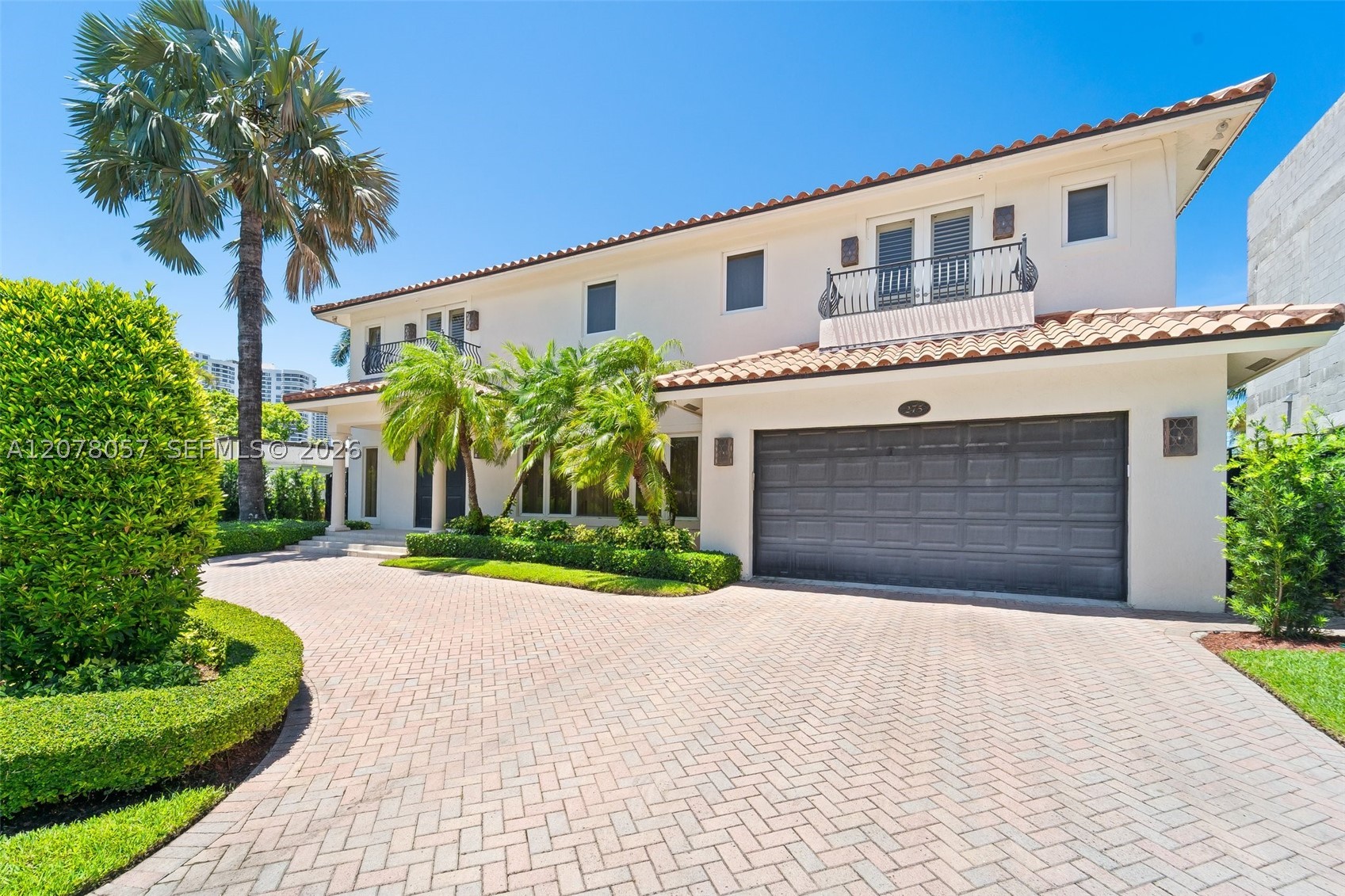 275 189th Ter Sunny Isles Beach, FL 33160