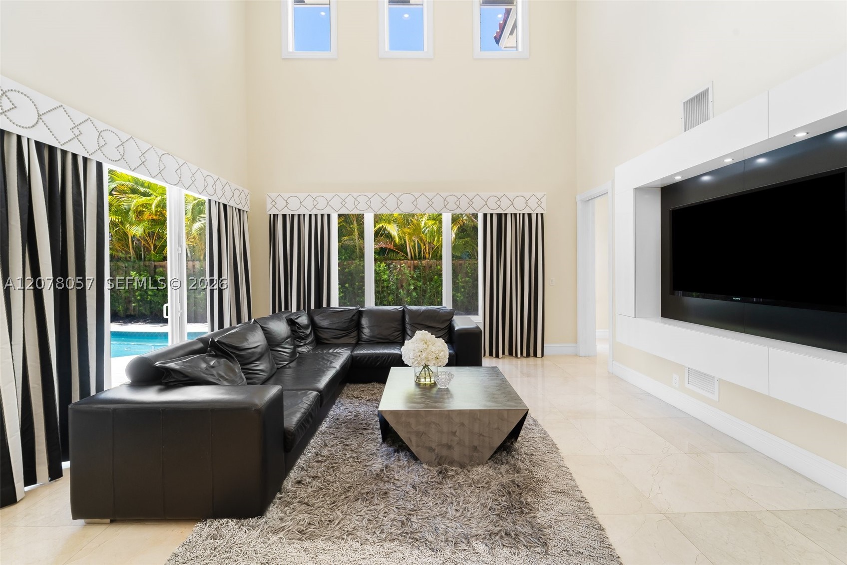 275 189th Ter Sunny Isles Beach, FL 33160