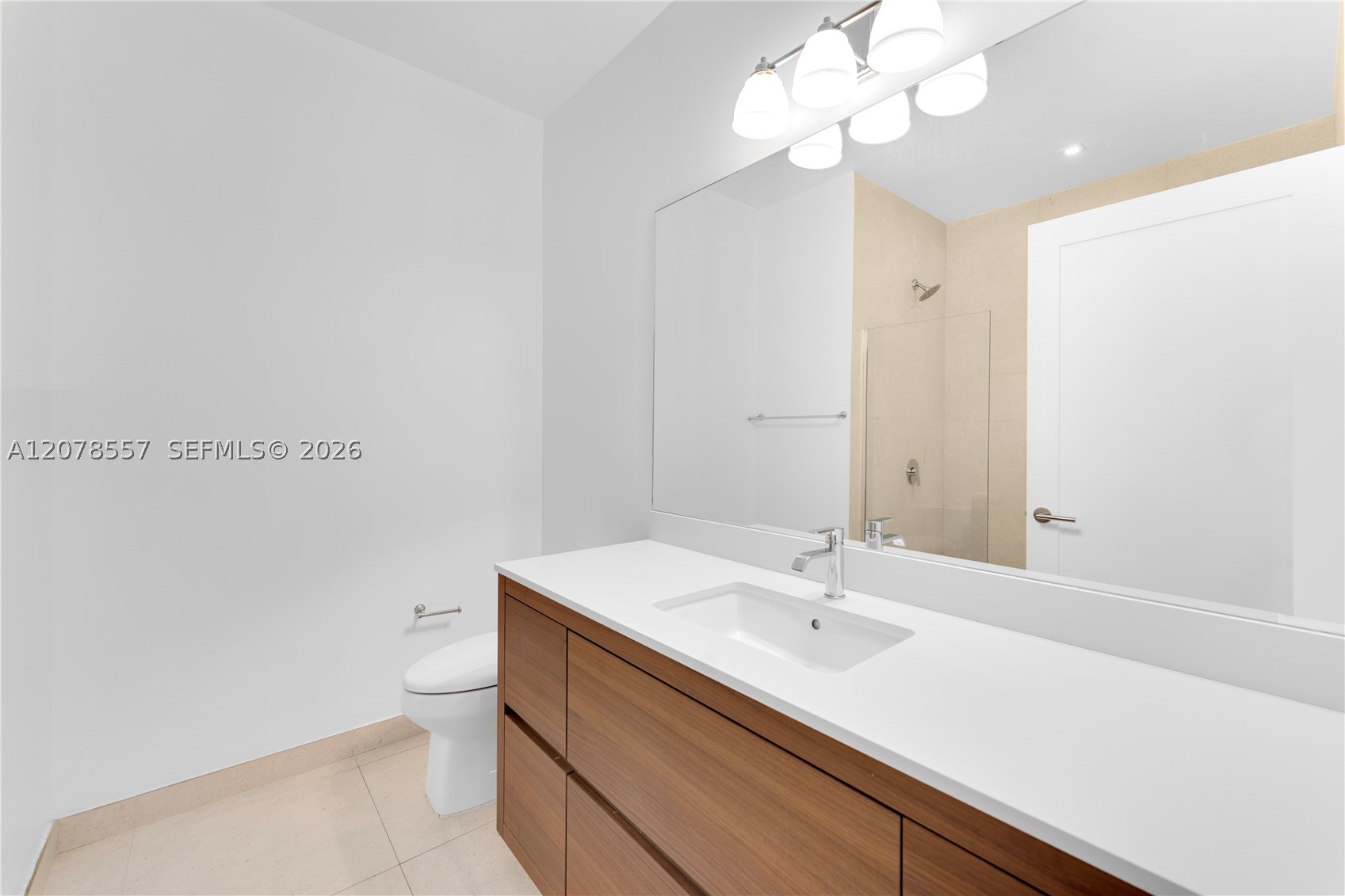 3581 E Glencoe St #202 Miami, FL 33133