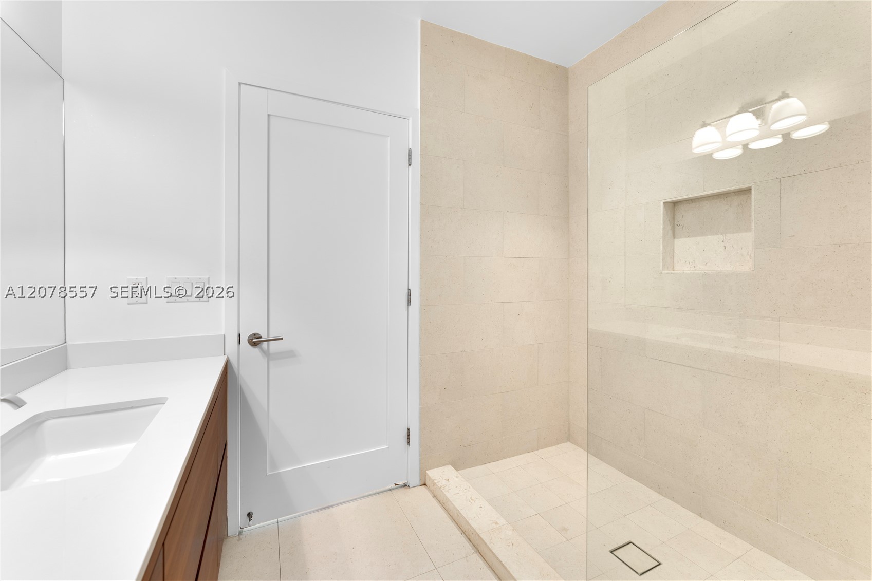 3581 E Glencoe St #202 Miami, FL 33133
