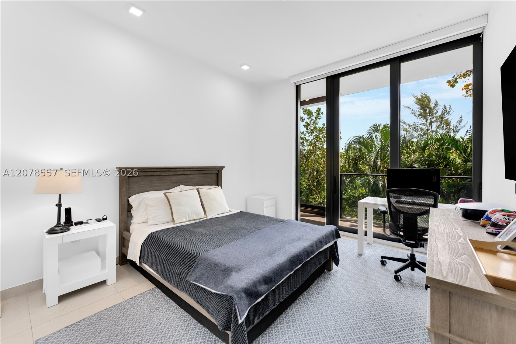 3581 E Glencoe St #202 Miami, FL 33133