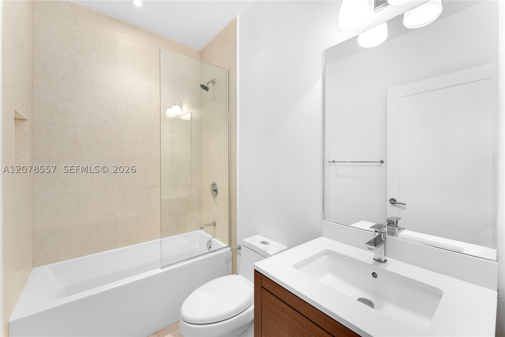 3581 E Glencoe St #202 Miami, FL 33133