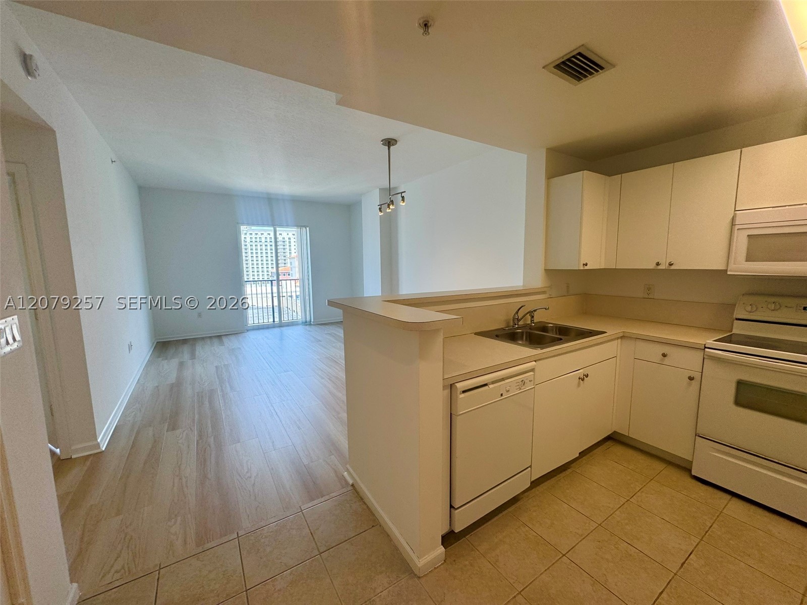 image Ten Aragon Condo1