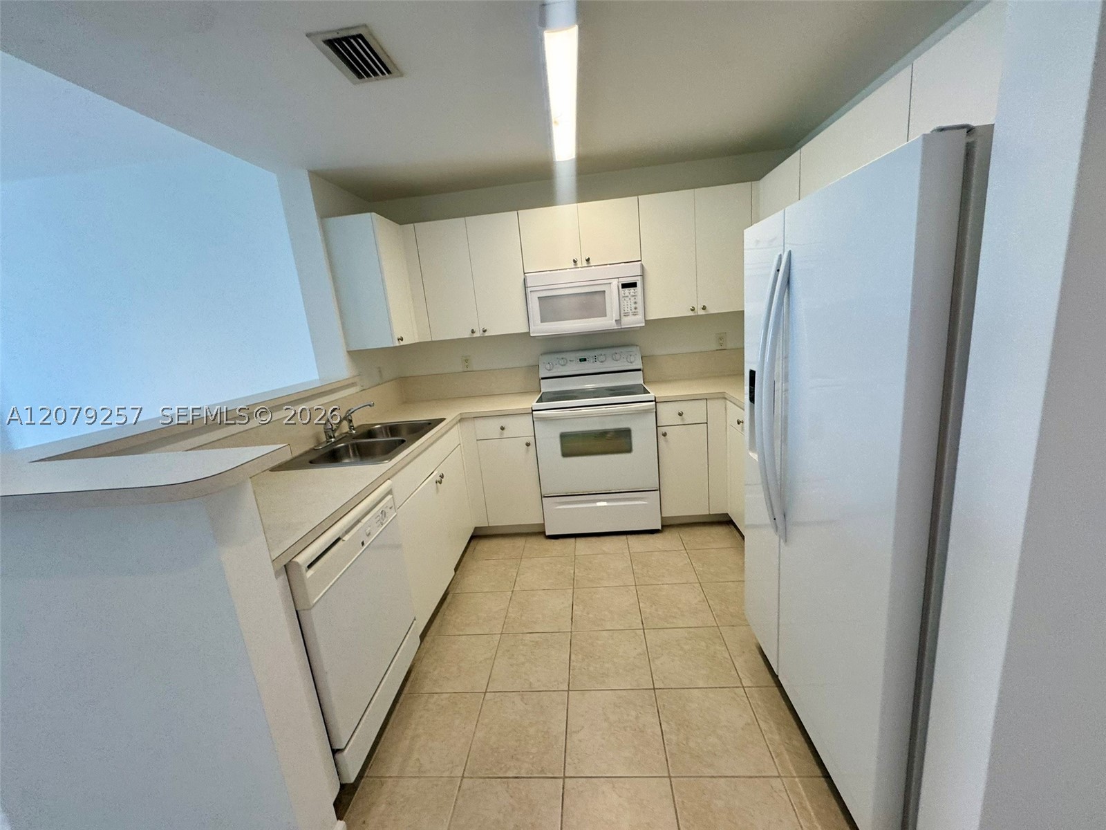 image Ten Aragon Condo2