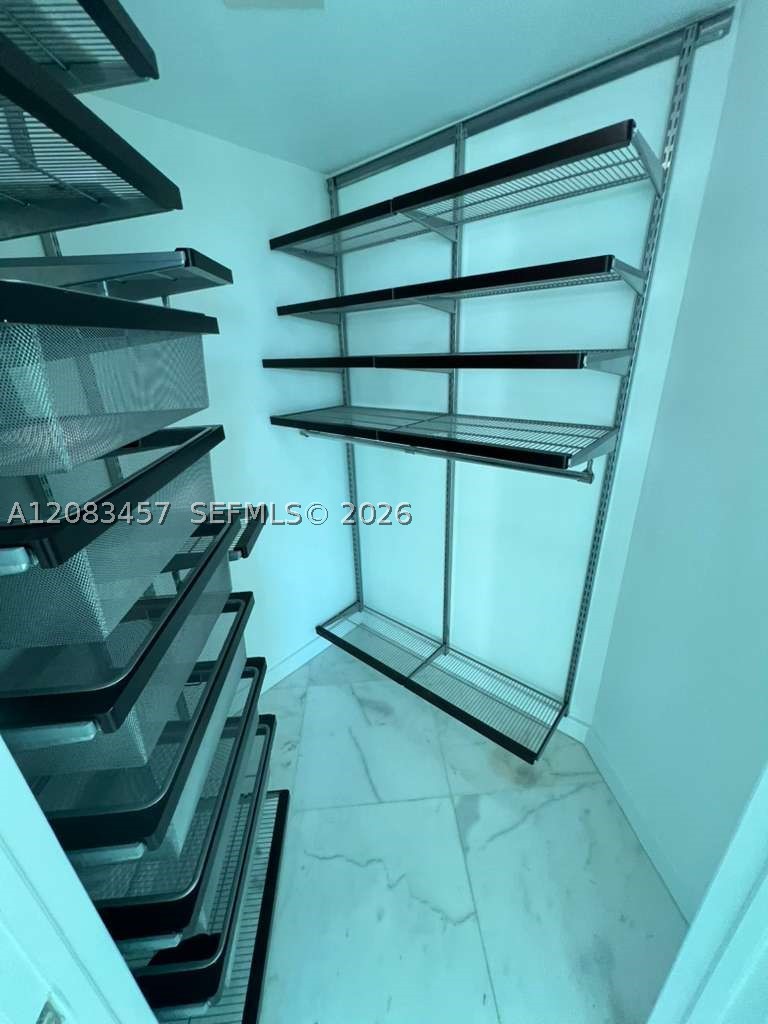 image 500 Brickell West9