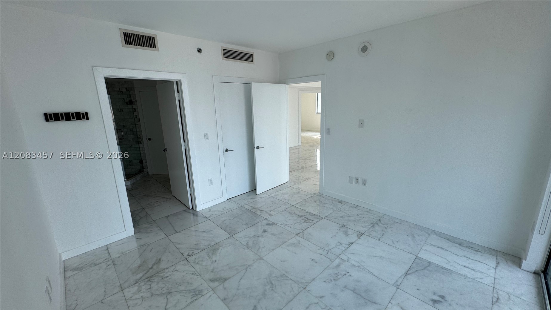 image 500 Brickell West14