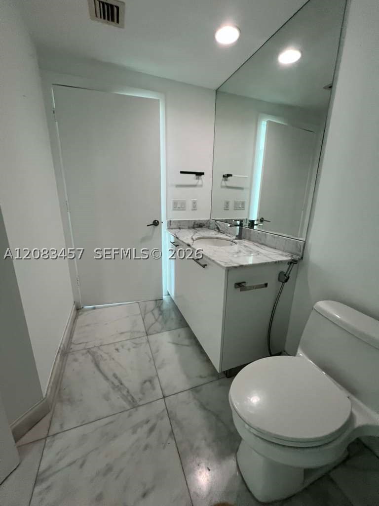 image 500 Brickell West17