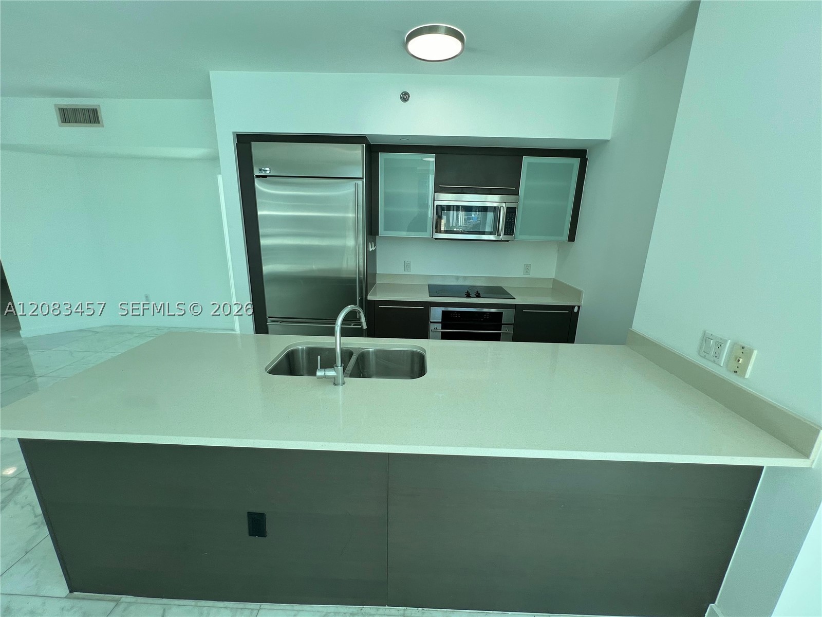 image 500 Brickell West3