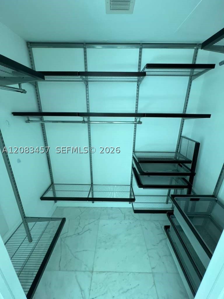 image 500 Brickell West8