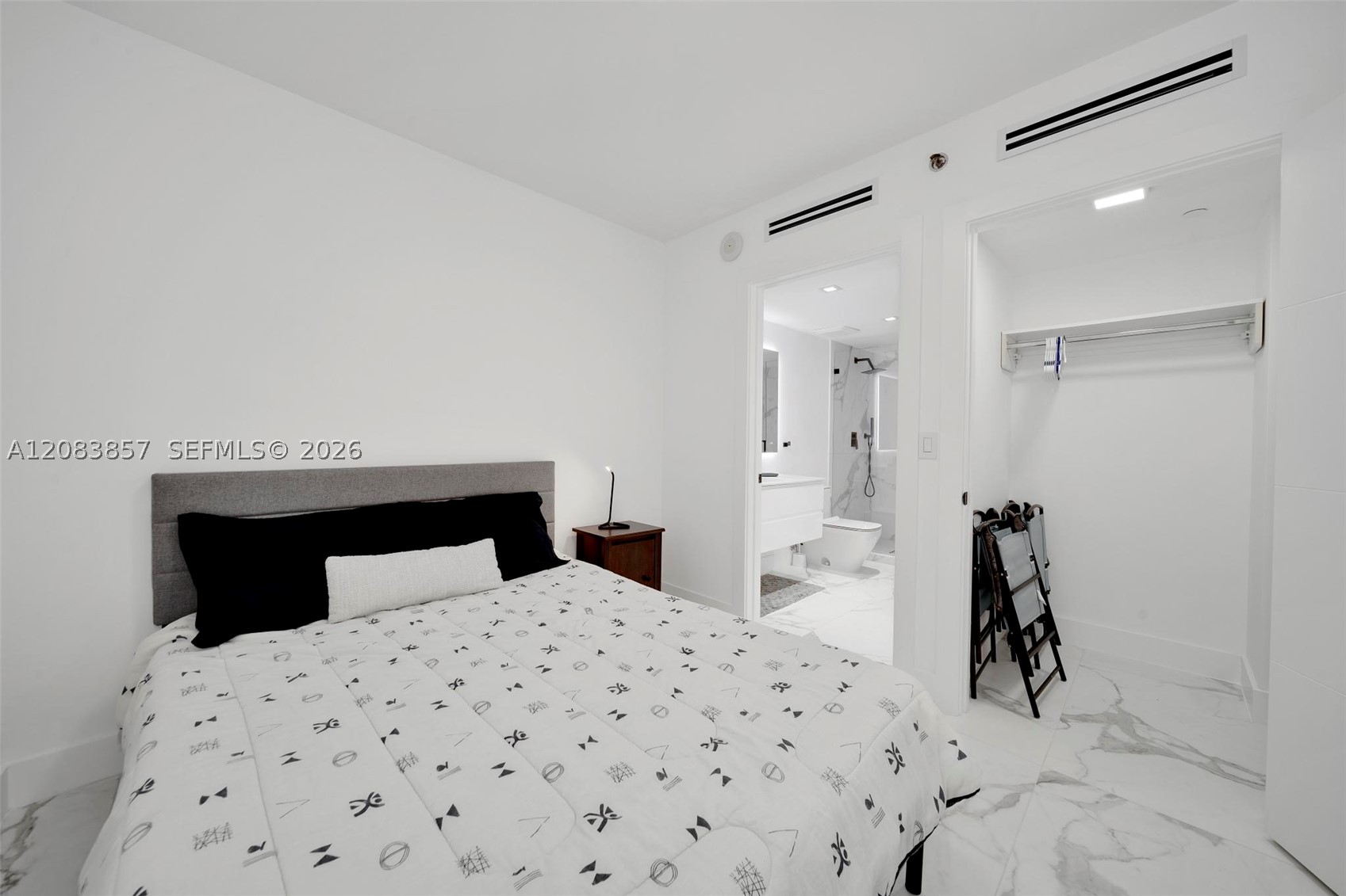 image Beach Club 128