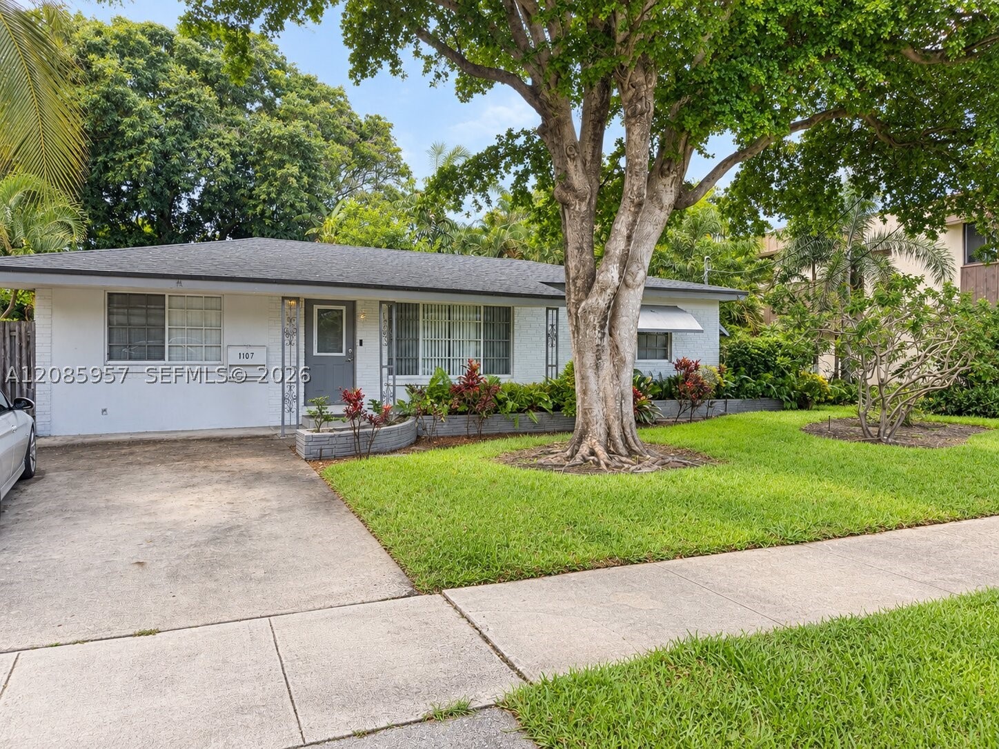 1107 NE 16th Ct