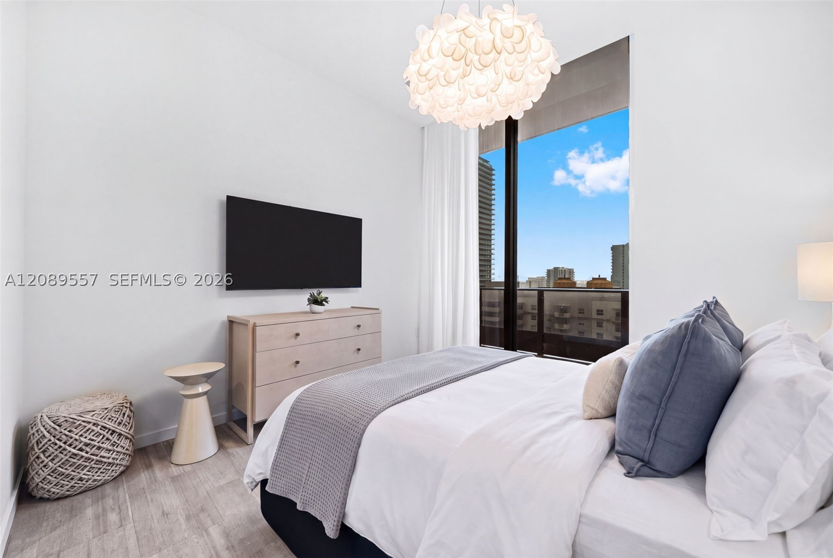 image Brickell Flatiron35
