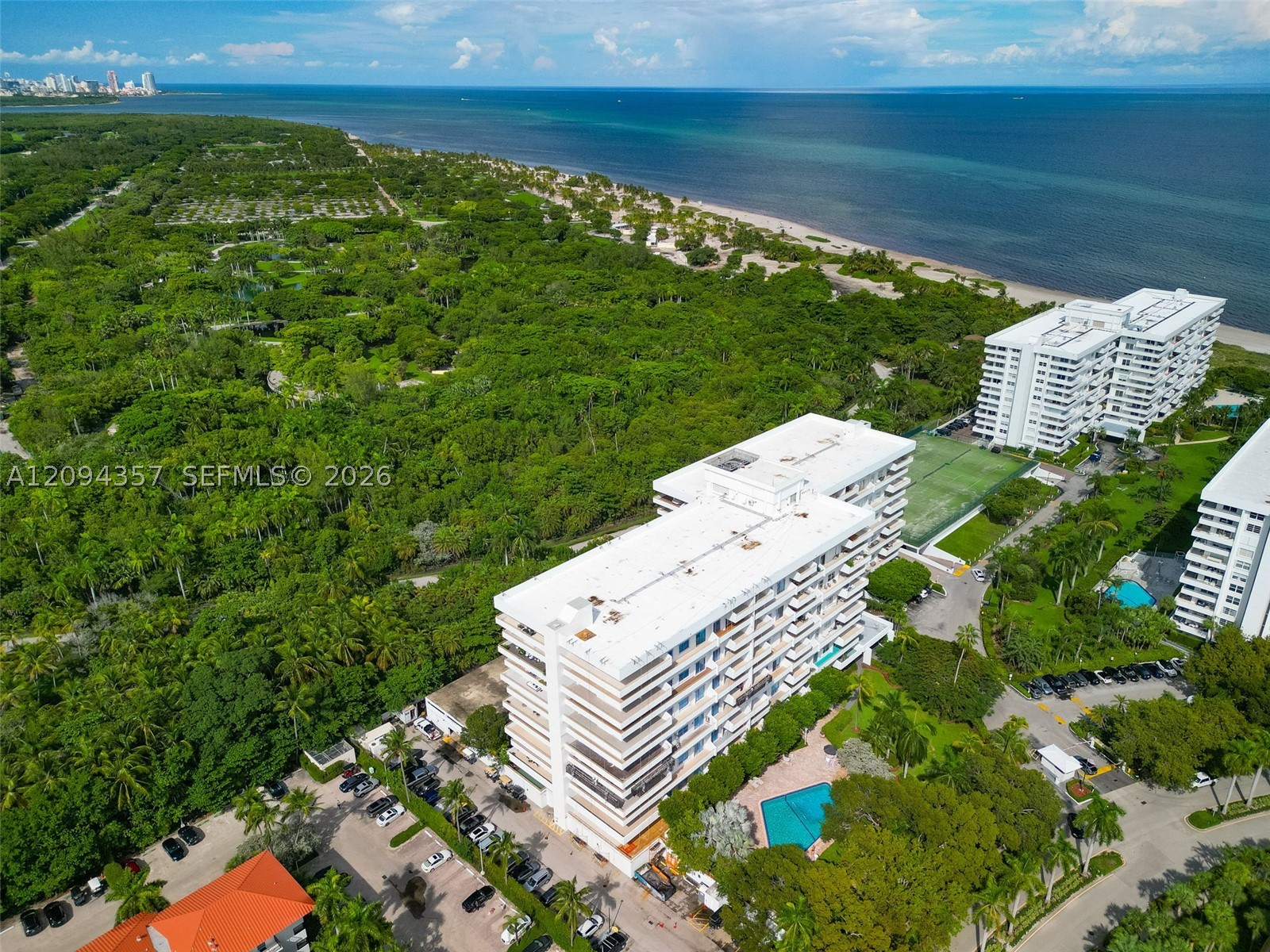 image Commodore Club West32