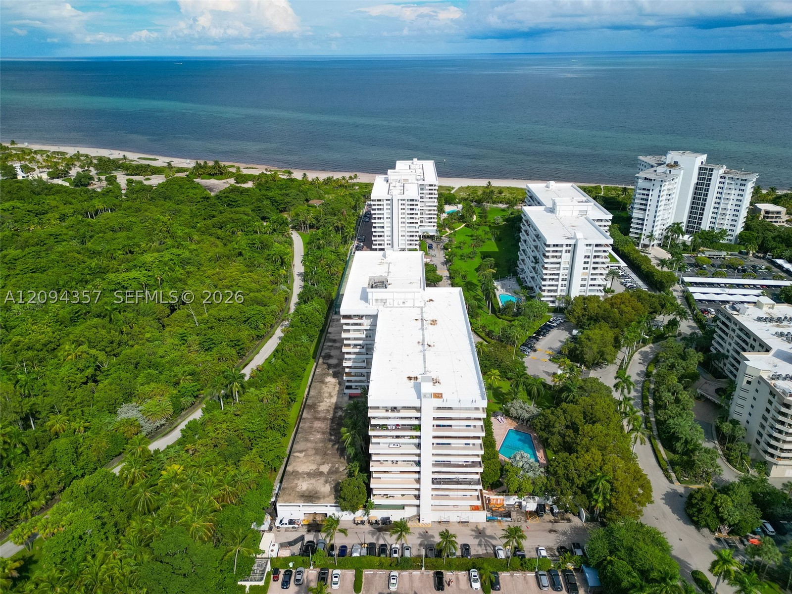 image Commodore Club West33