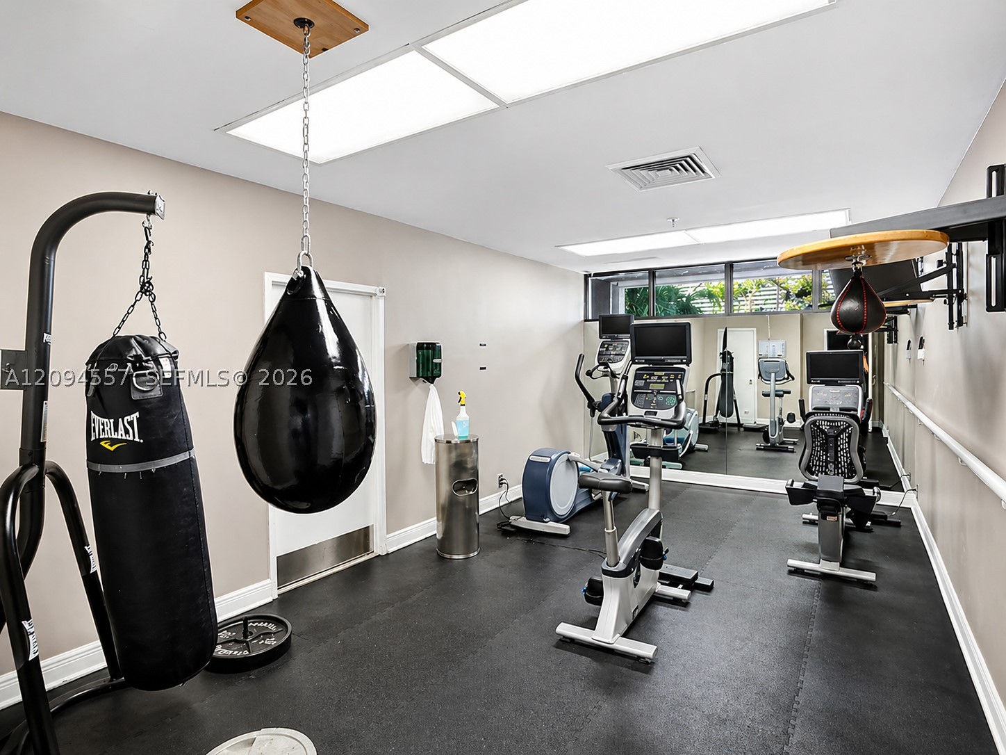 image Brickell Key One31