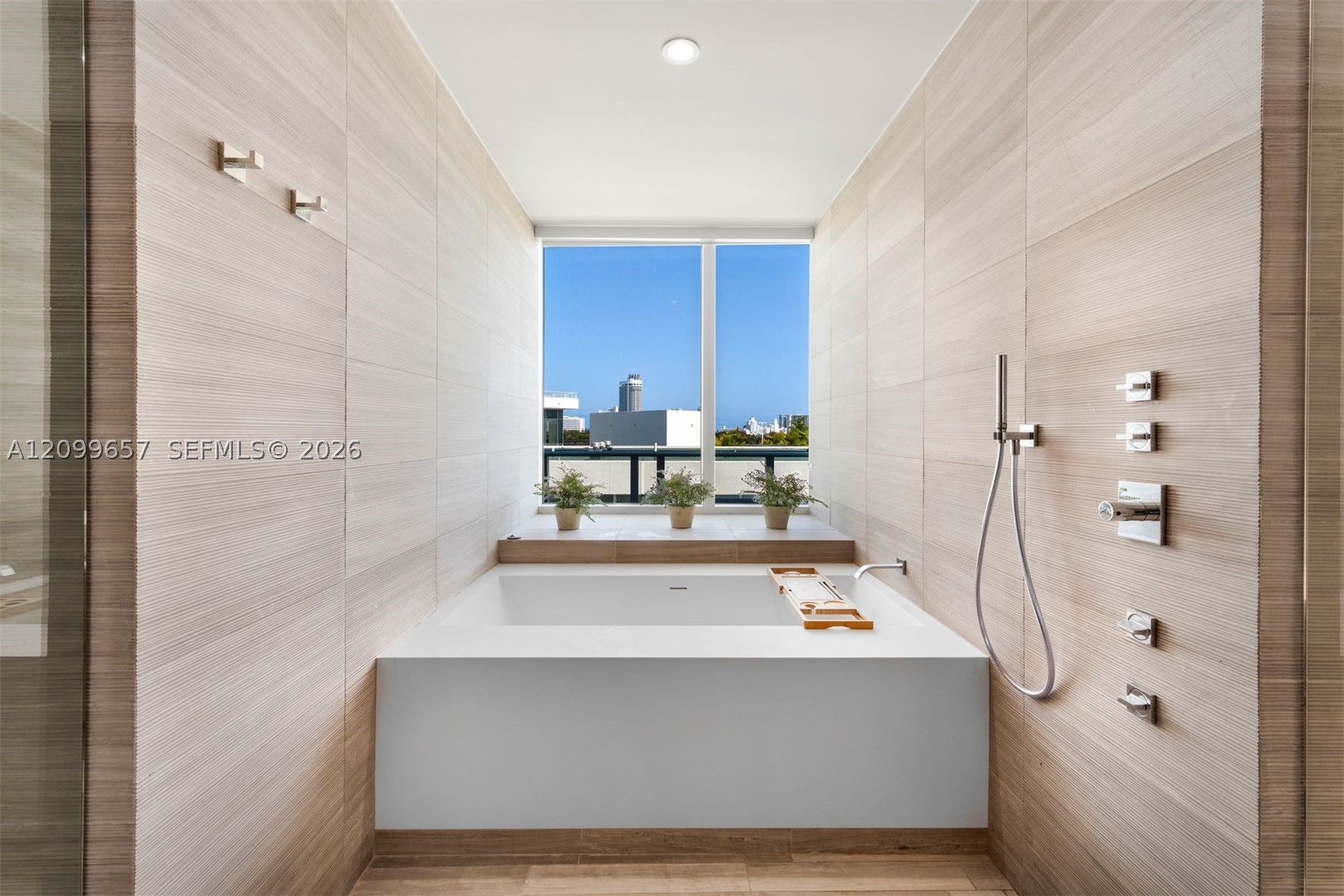 image Ritz-Carlton Residences Miami Beach19