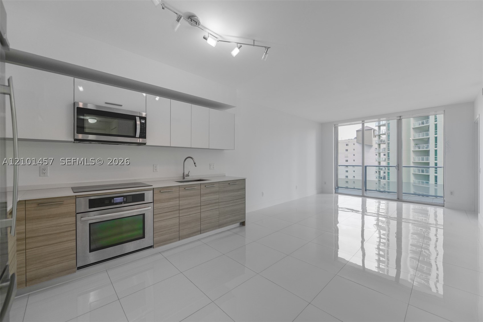 1300 Brickell Bay Dr #1203