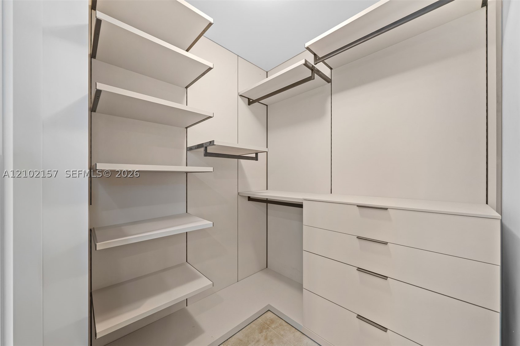 image Arlen House East12