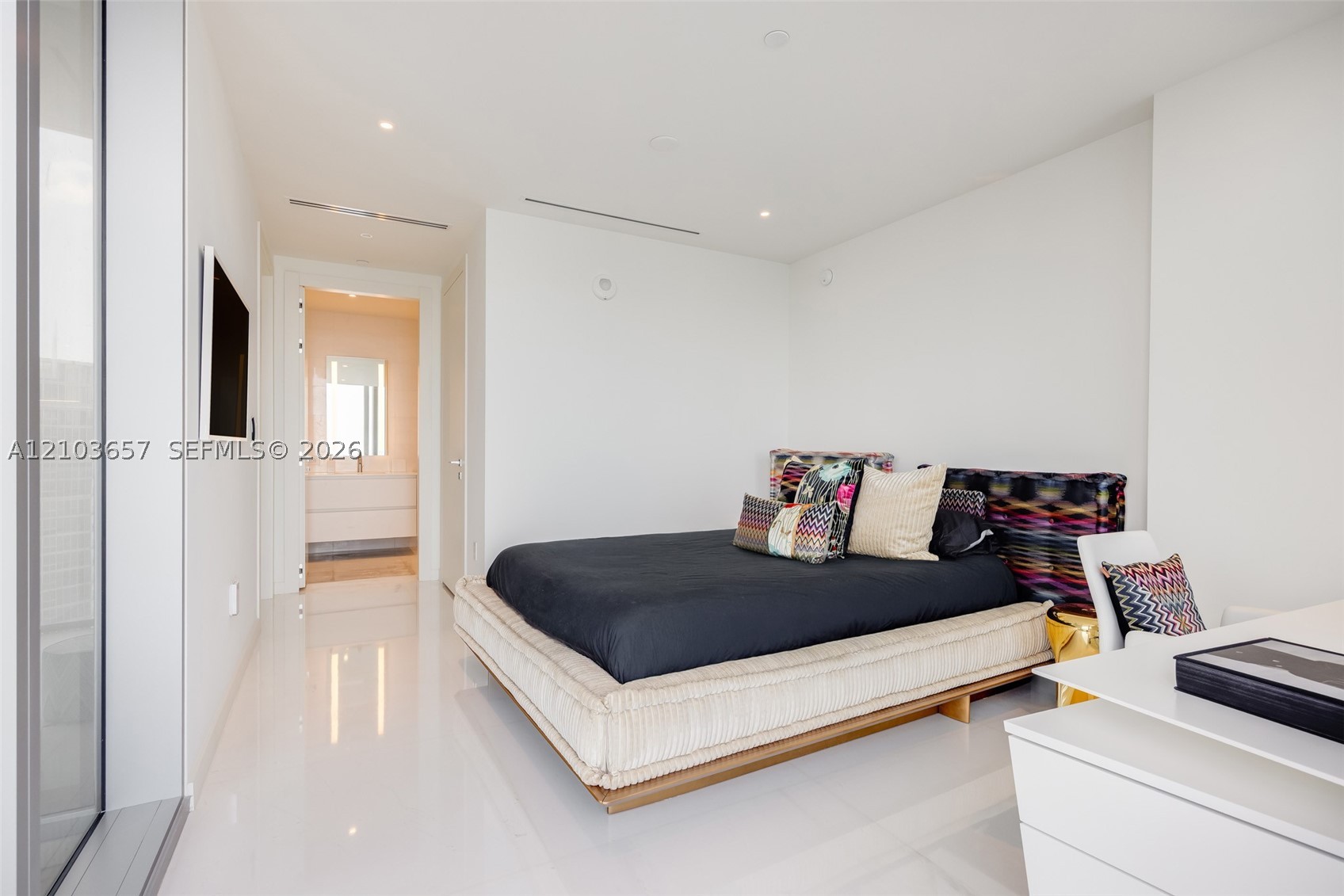 image Aston Martin Residences17