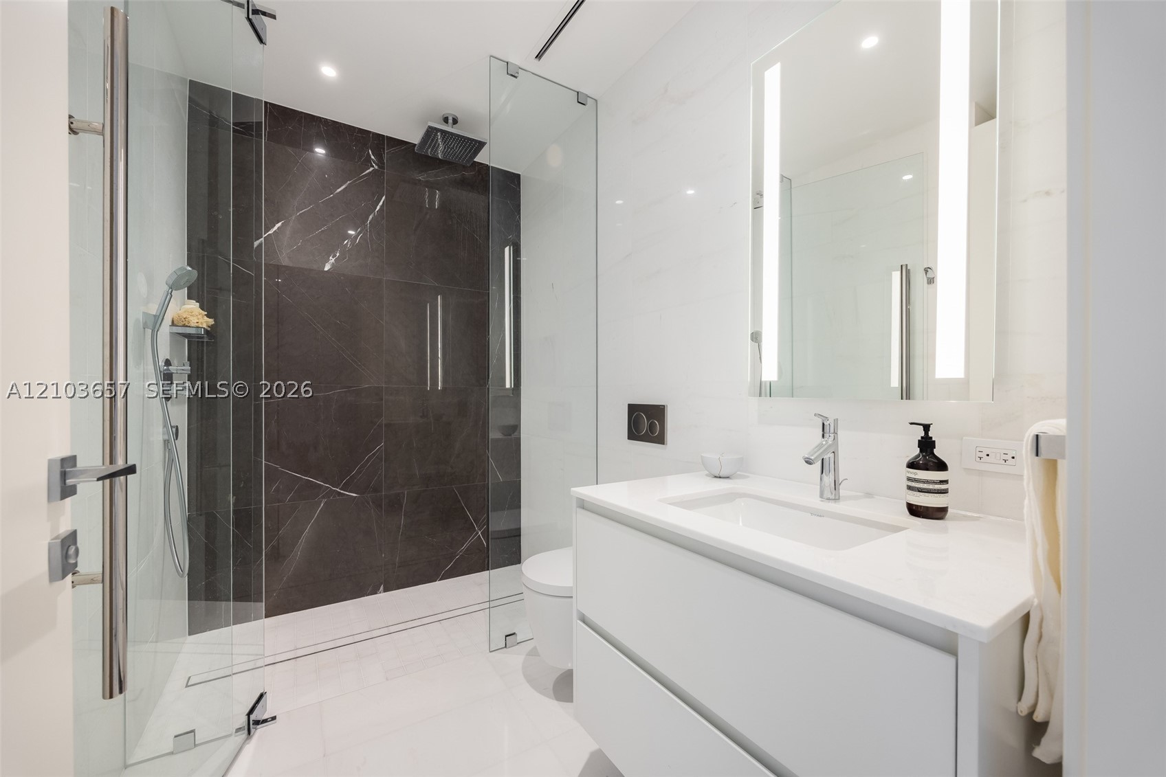 image Aston Martin Residences22